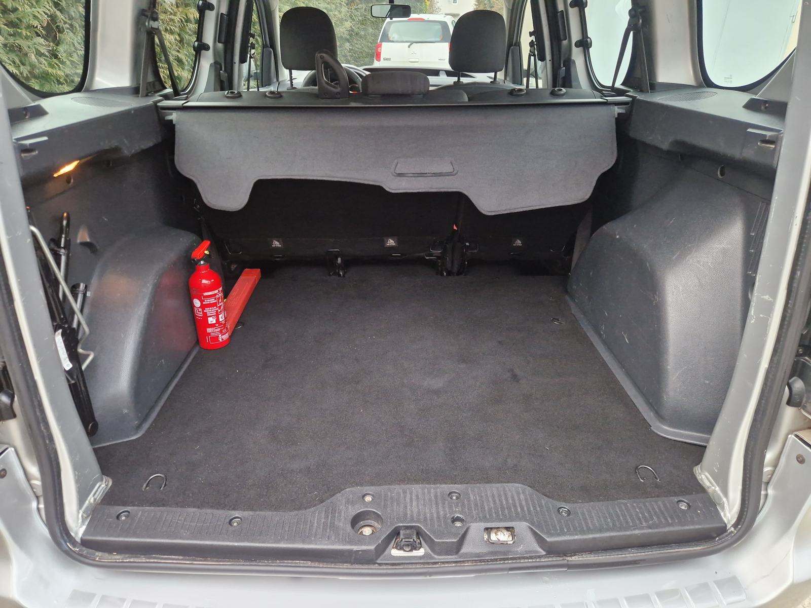 Dacia Dokker 1,5 dCi 75 KARTICE DO 36 MJ KAO NOV!!, fotografija 11