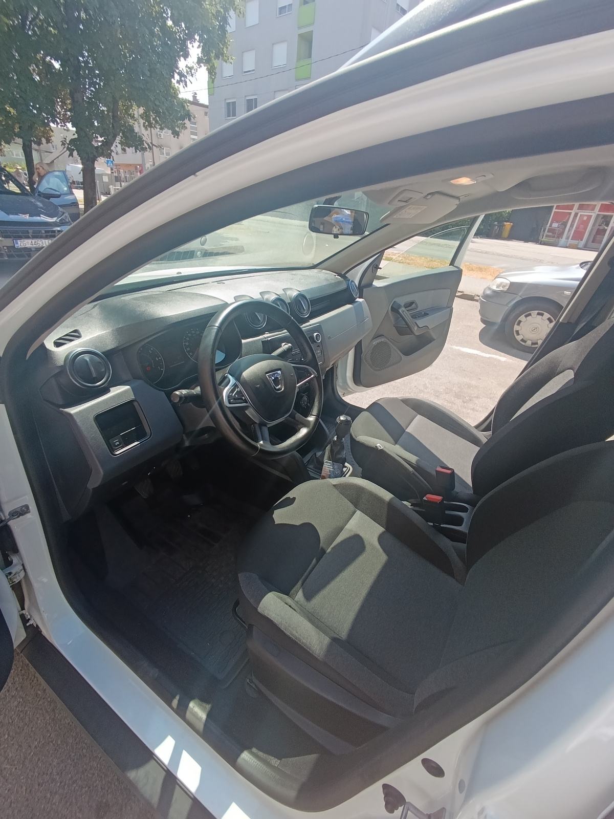 Dacia Duster 1.0 tce 74+ plin, fotografija 7