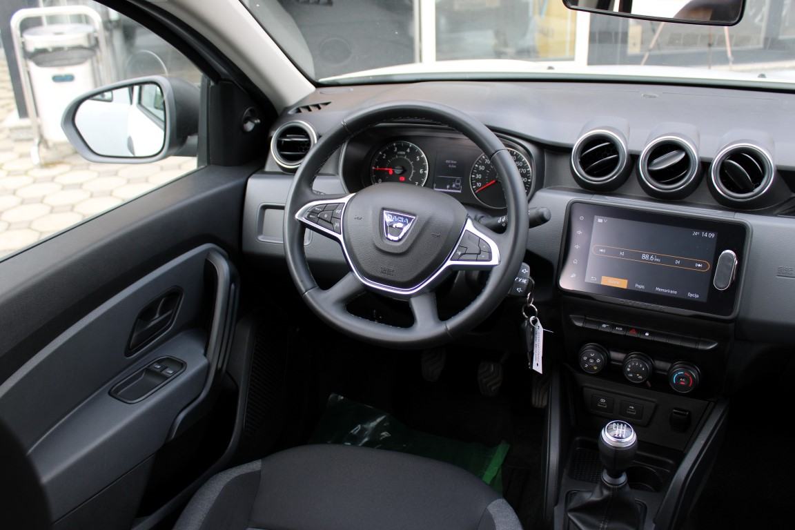 Dacia Duster 1,0 Tce 90 Essential, fotografija 17