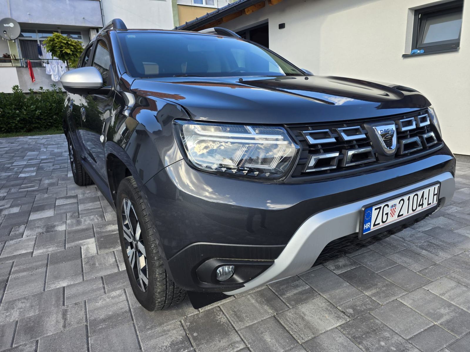 Dacia Duster 1,0 tce sa atestiranim plinom reg godinu dana, fotografija 1
