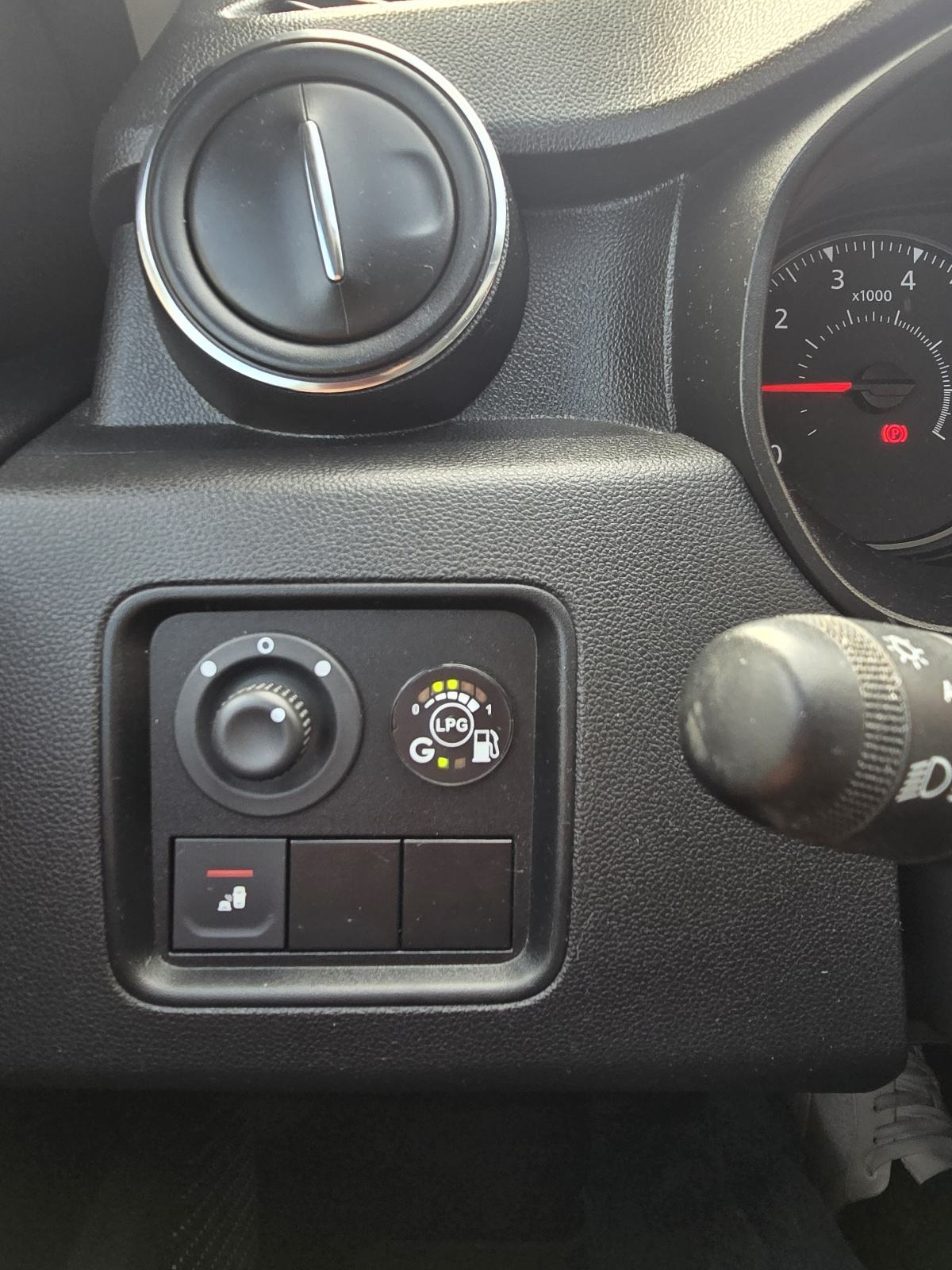 Dacia Duster 1,0 tce Lpg PRESTIGE/REGISTRIRAN 12/26, fotografija 13