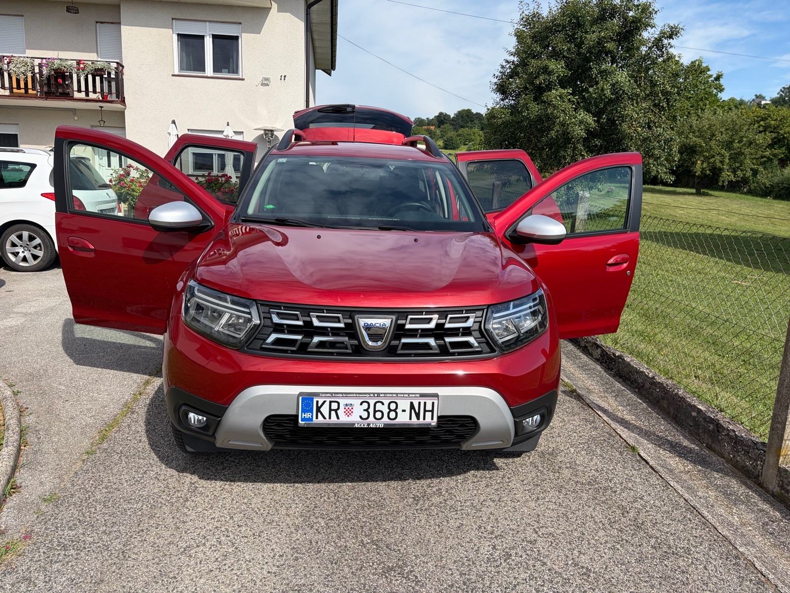 Dacia Duster 1,0 tce, fotografija 1