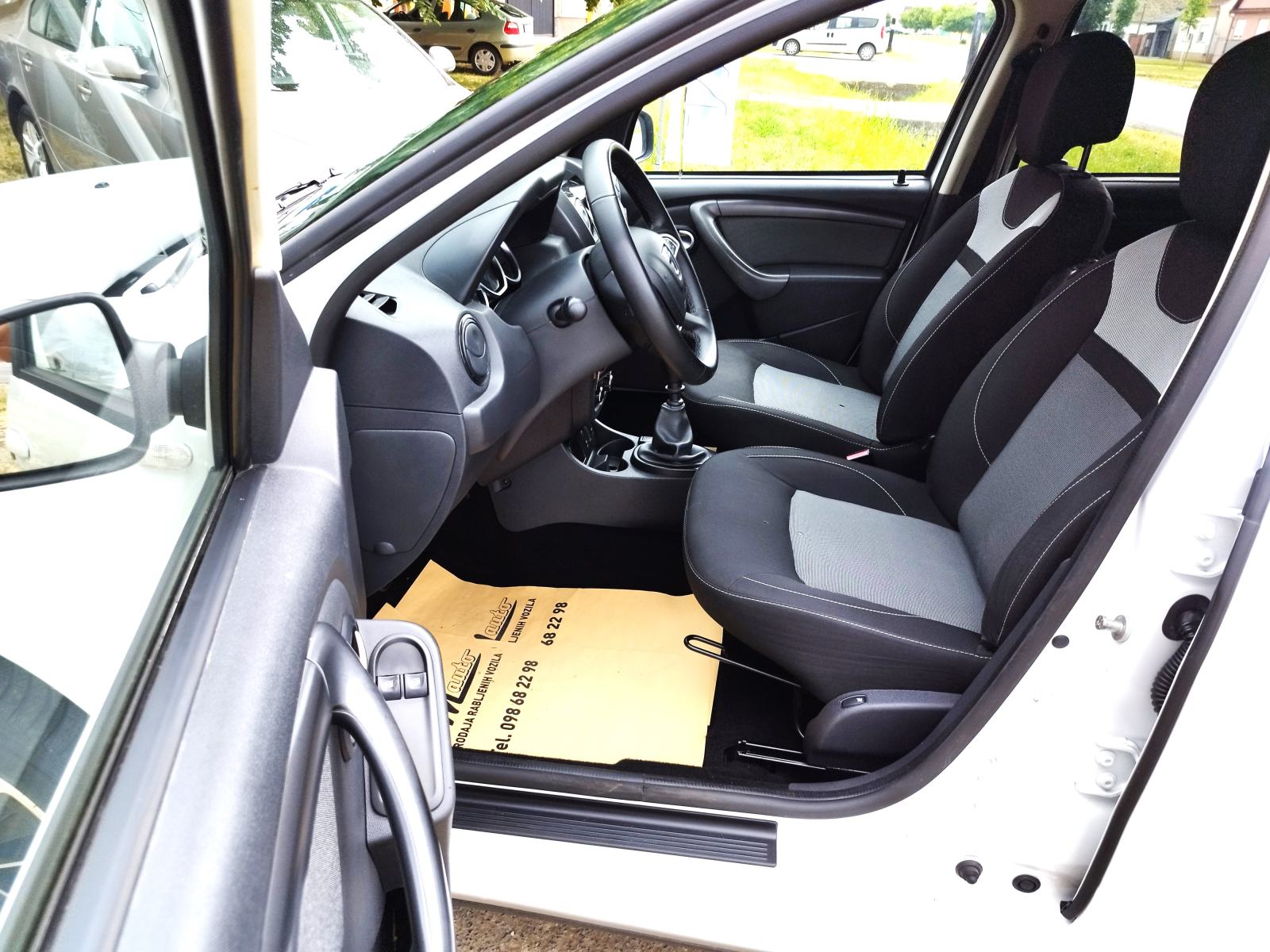 Dacia Duster 1,2 TCe 125 ***PRESTIGE**NAVI**ALU**TEMPOMAT**JAMSTVO**, fotografija 9