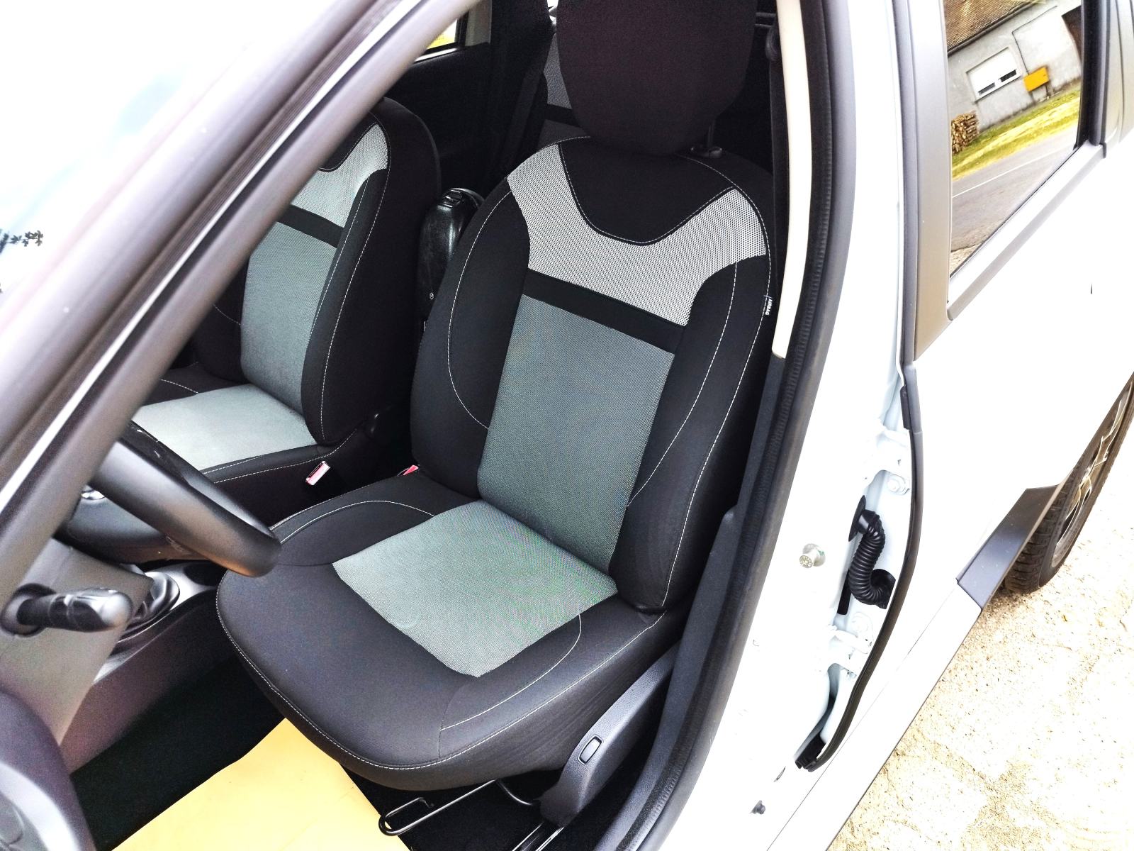 Dacia Duster 1,2 TCe 125 ***PRESTIGE**NAVI**ALU**TEMPOMAT**JAMSTVO**, fotografija 10