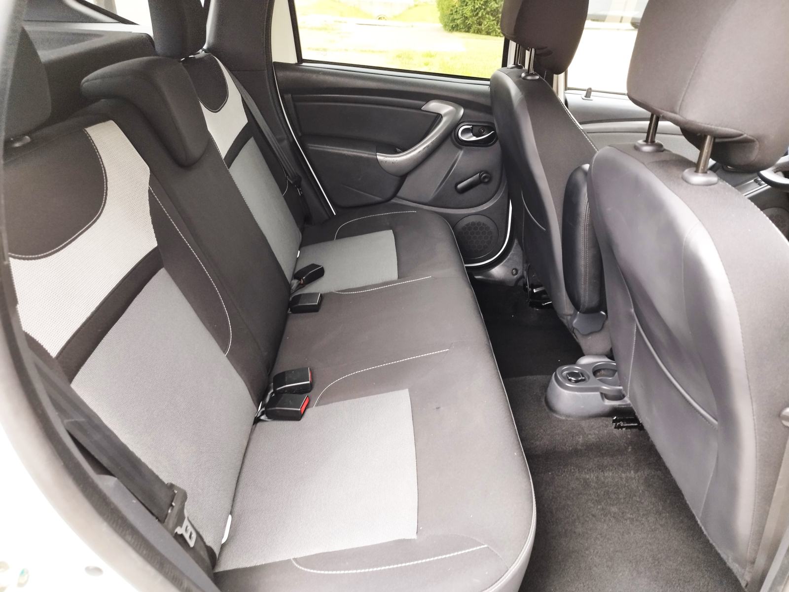 Dacia Duster 1,2 TCe 125 ***PRESTIGE**NAVI**ALU**TEMPOMAT**JAMSTVO**, fotografija 14