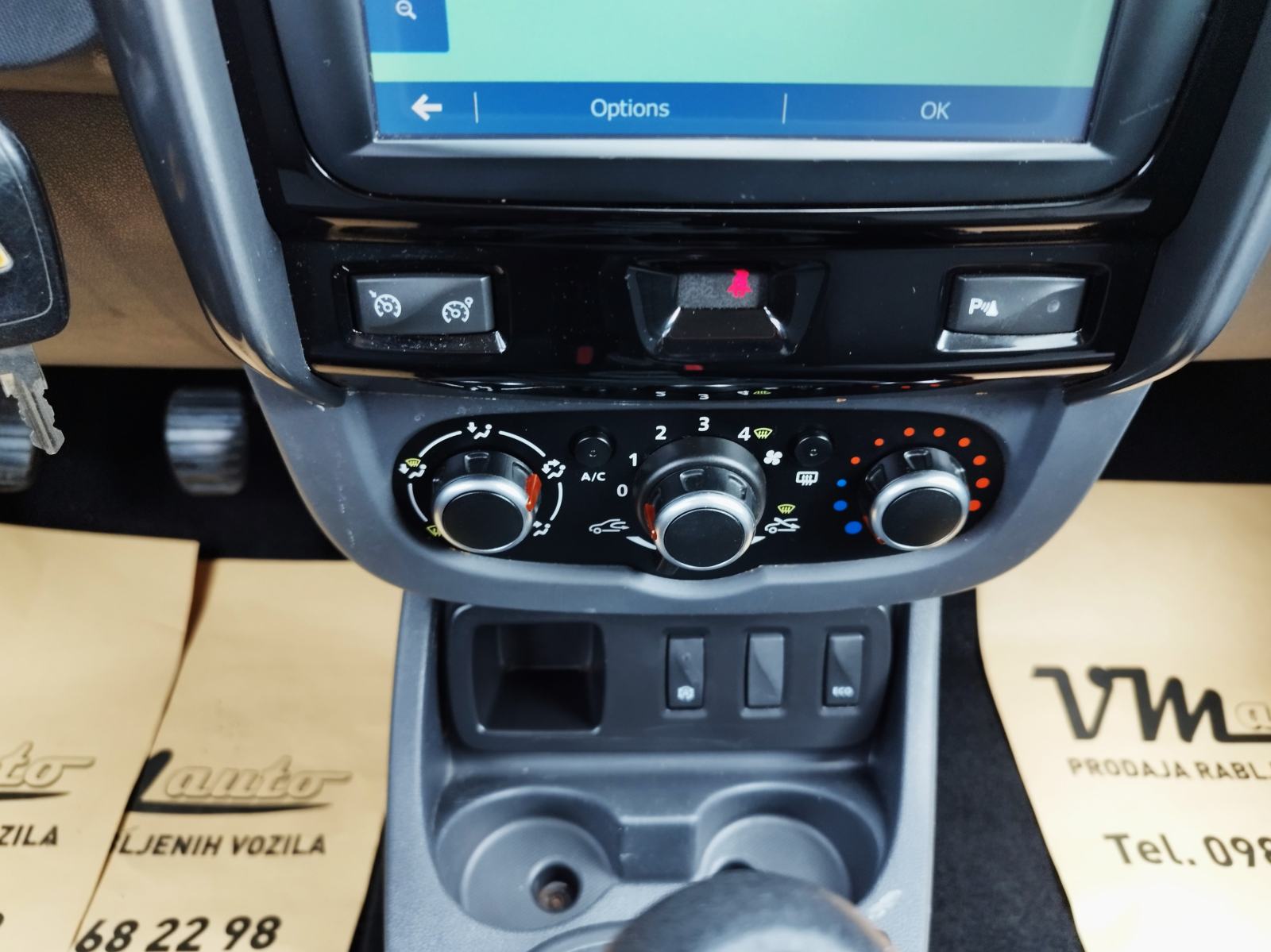 Dacia Duster 1,2 TCe 125 ***PRESTIGE**NAVI**ALU**TEMPOMAT**JAMSTVO**, fotografija 18