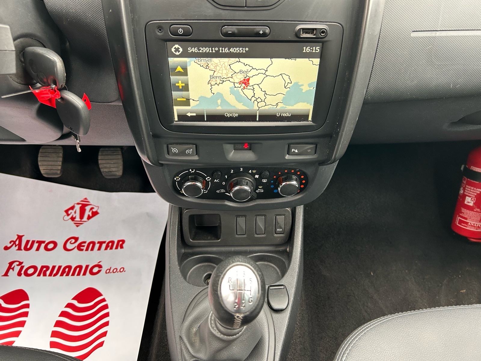 Dacia Duster 1,2 TCe 2014.,NAVI, TEMP, PARK SENZ, ALU, * 100 200 km *, fotografija 16