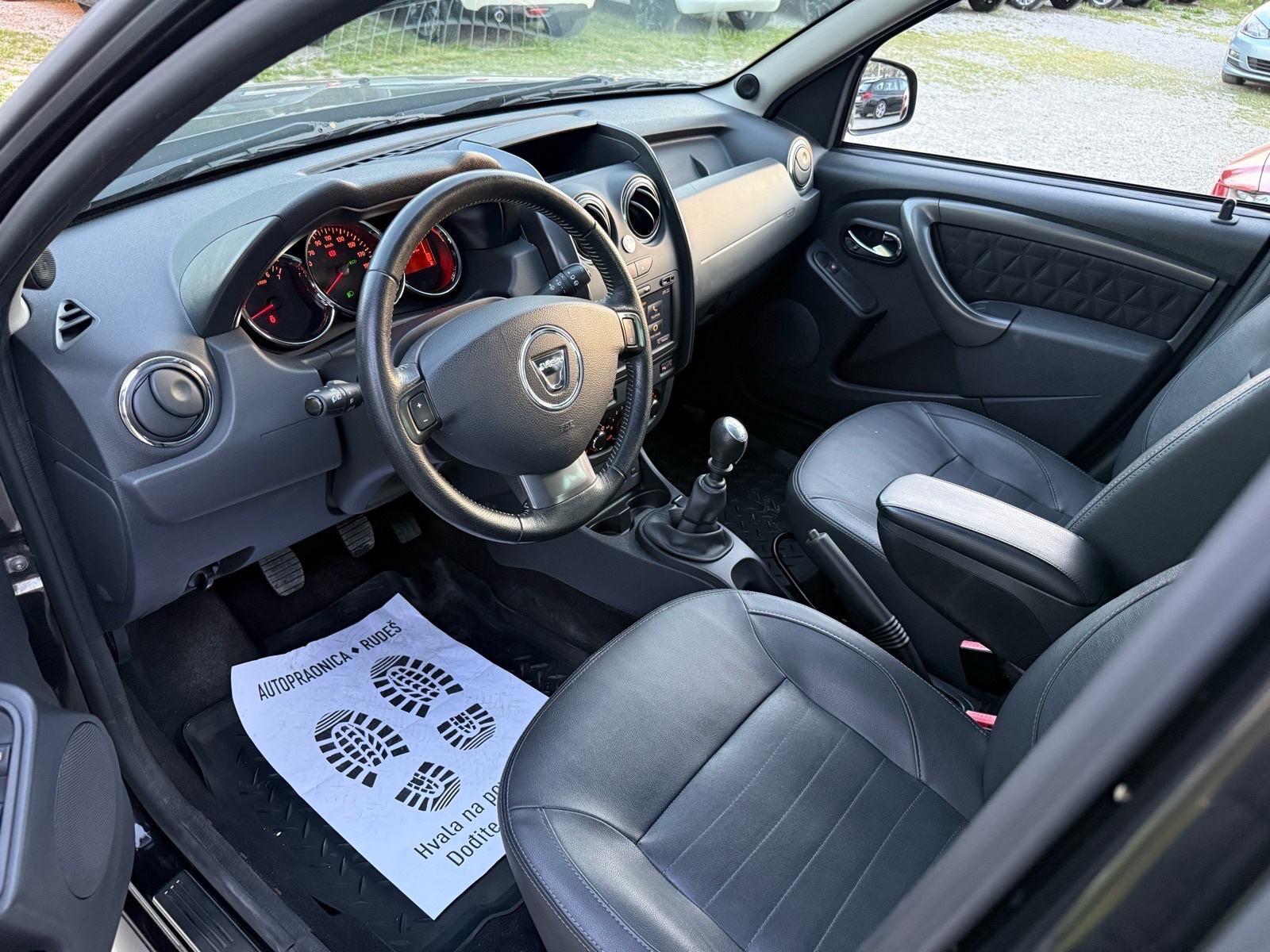 Dacia Duster 1,2 TCe -ALU-KLIMA-NAVI-TEMP-NEMA 5%, fotografija 13