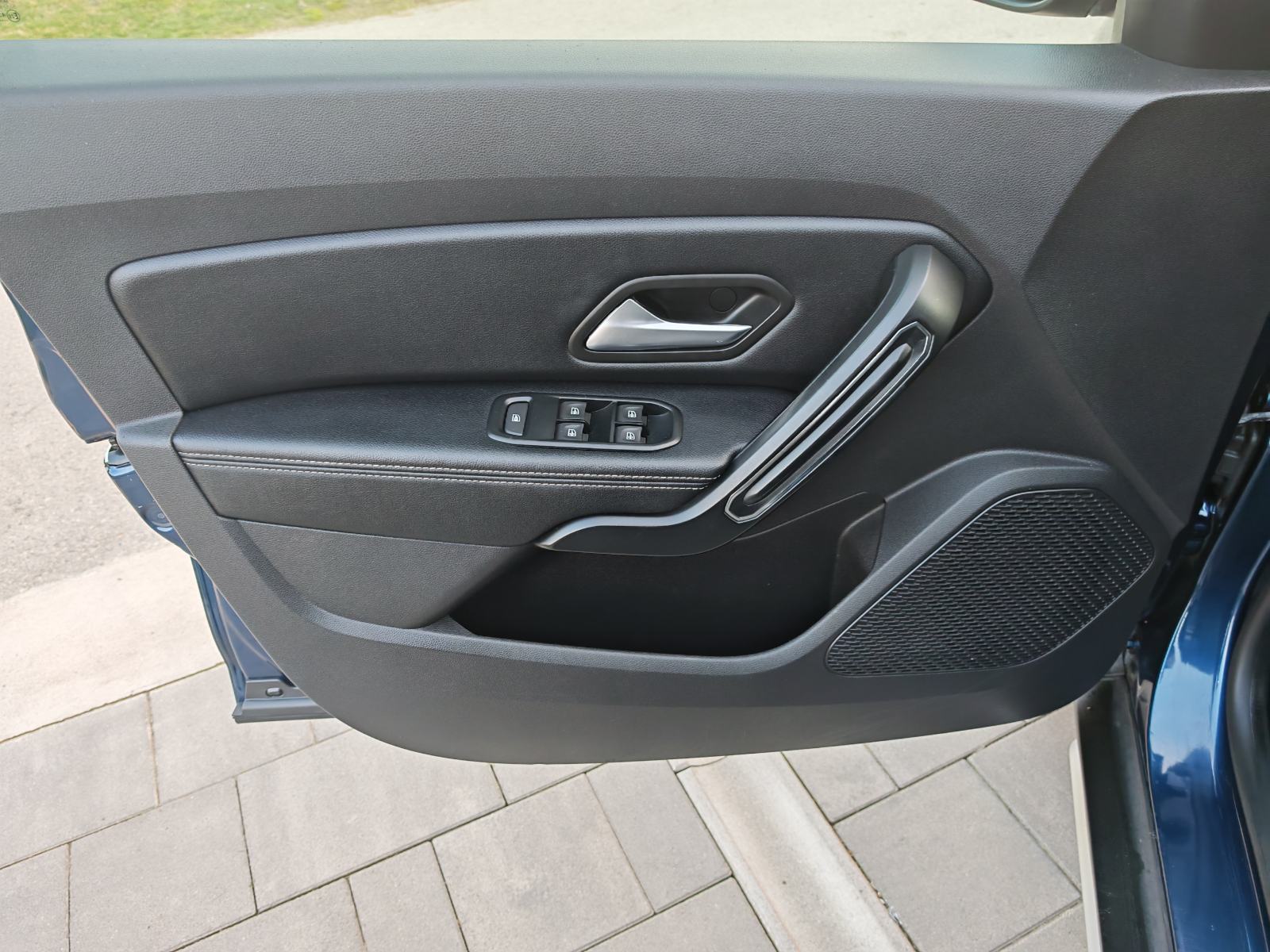 DACIA DUSTER 1.3 TURBO *4 CILINDRA MOTOR*NAVI*KUKA*KAMERA*GR.SJEDALA, fotografija 14