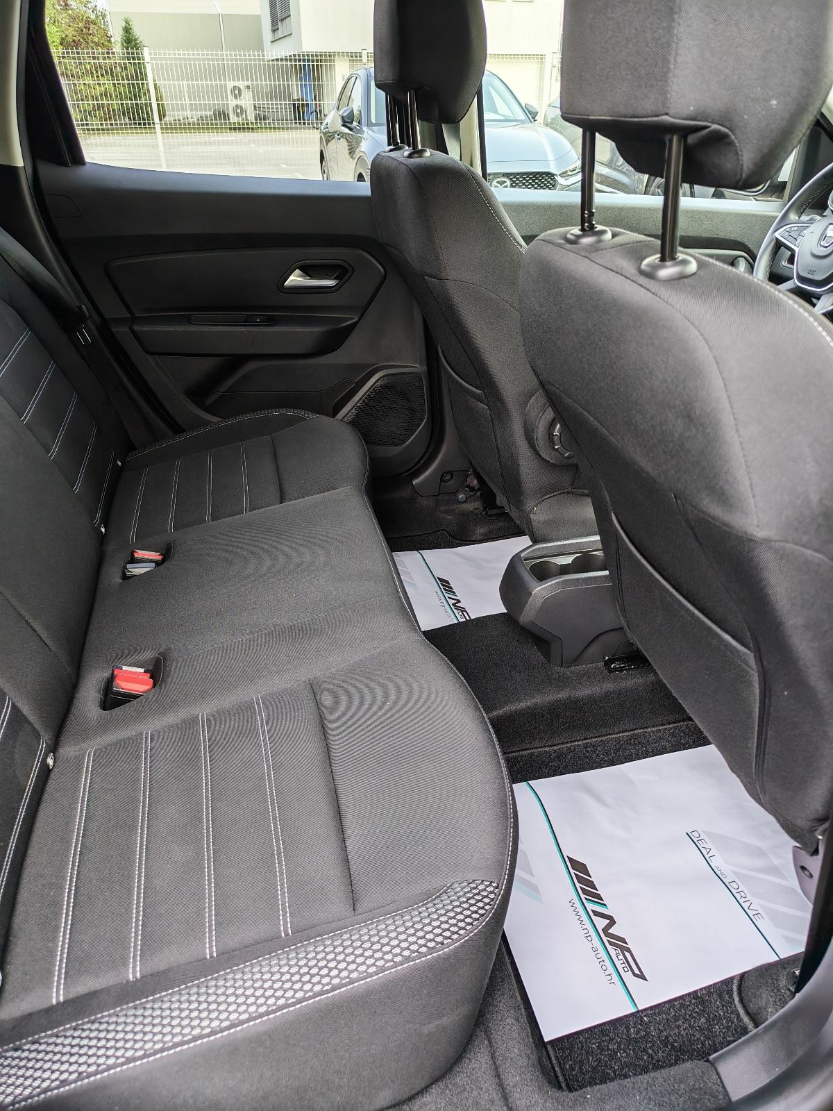 Dacia Duster 1,3 tce Prestige, fotografija 19