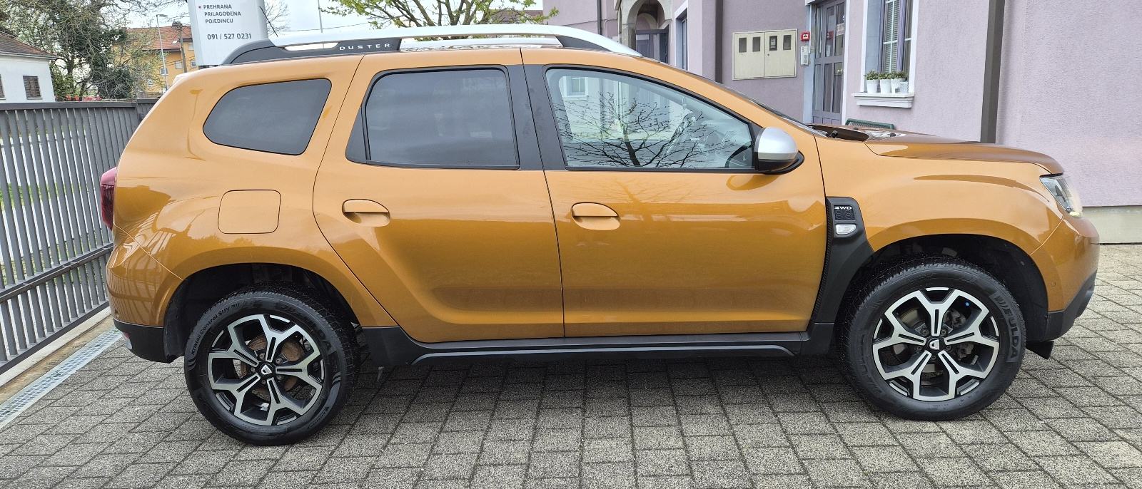 Dacia Duster 4X4 1,5 Blue dCi 115 PRESTIGE HR VOZILO KAMERA 360, fotografija 7