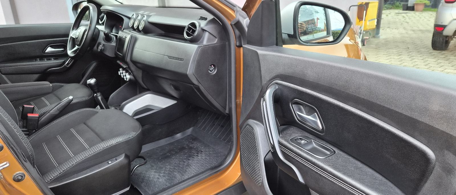 Dacia Duster 4X4 1,5 Blue dCi 115 PRESTIGE HR VOZILO KAMERA 360, fotografija 12