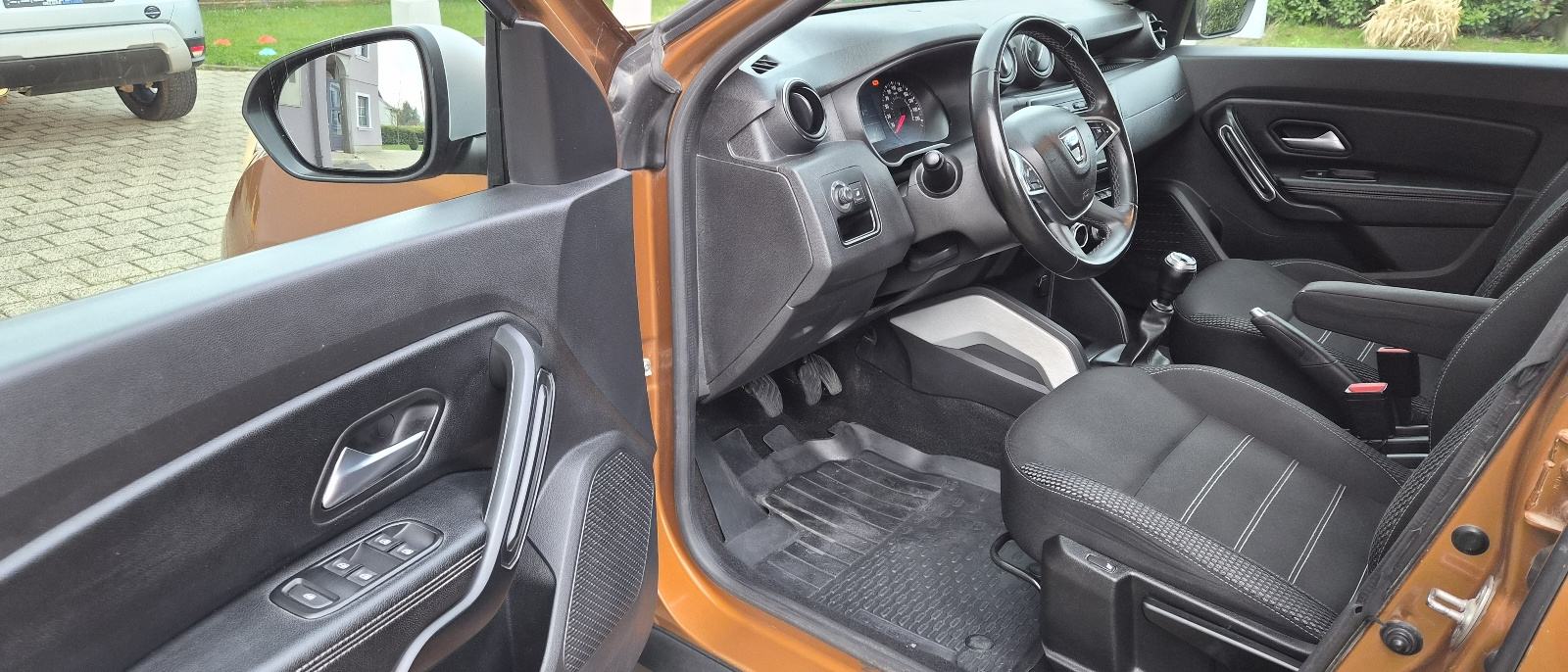 Dacia Duster 4X4 1,5 Blue dCi 115 PRESTIGE HR VOZILO KAMERA 360, fotografija 9