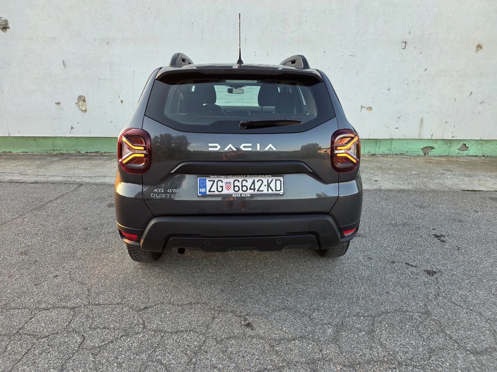 Dacia Duster 1,5 Blue dCi HR AUTO, SERVISNA, 1. VLASNIK, JAMSTVO 12MJ., fotografija 10
