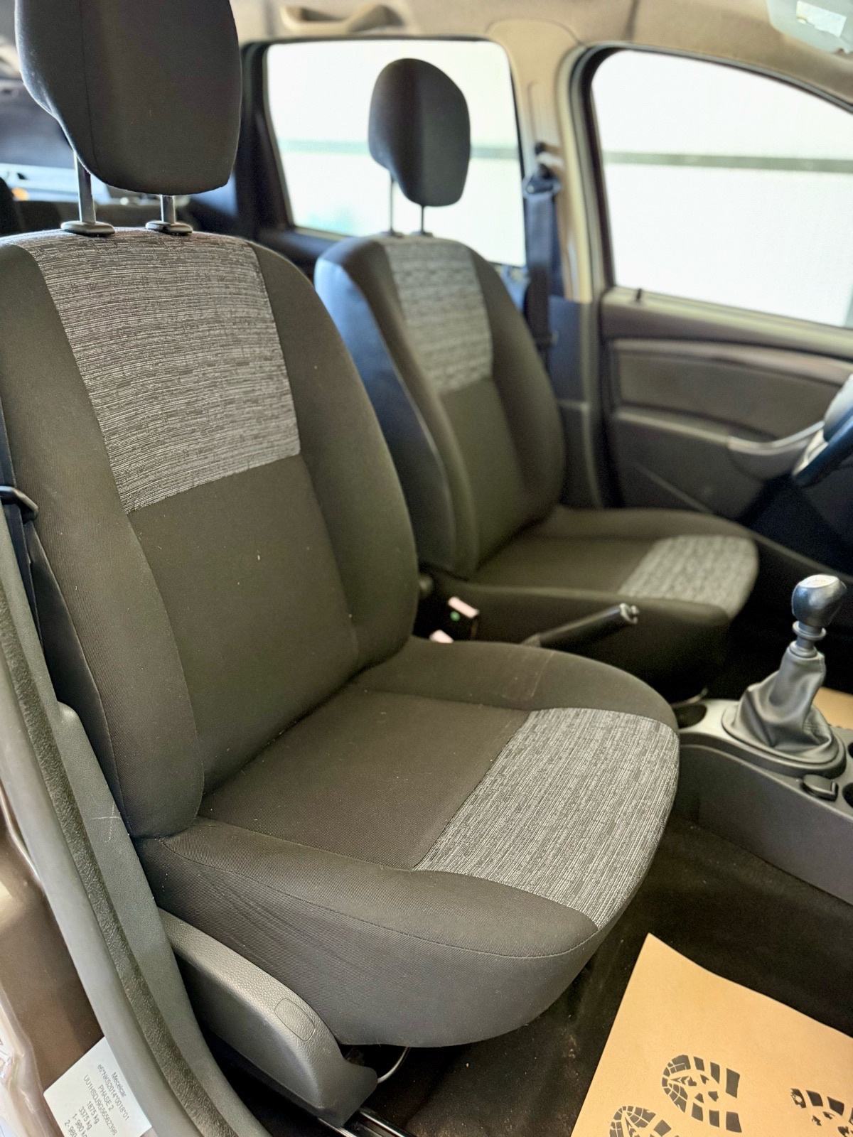 Dacia Duster 1,5 dCi 110 4x4 * 71.000 Km * GARANCIJA I DOSTAVA *, fotografija 15