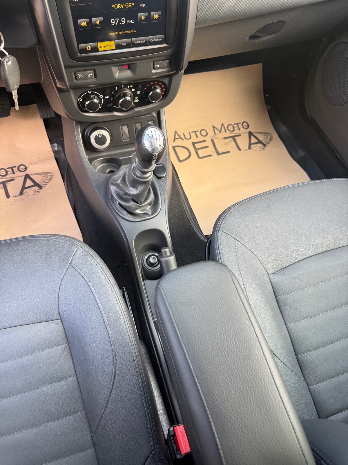 Dacia Duster 1,5 dCi 110 4x4-TEMPOM-VELIKI SERVIS-NAVI-KOŽA-GR.SJEDALA, fotografija 16