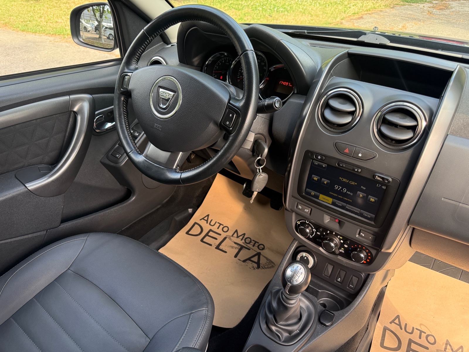 Dacia Duster 1,5 dCi 110 4x4-TEMPOM-VELIKI SERVIS-NAVI-KOŽA-GR.SJEDALA, fotografija 19