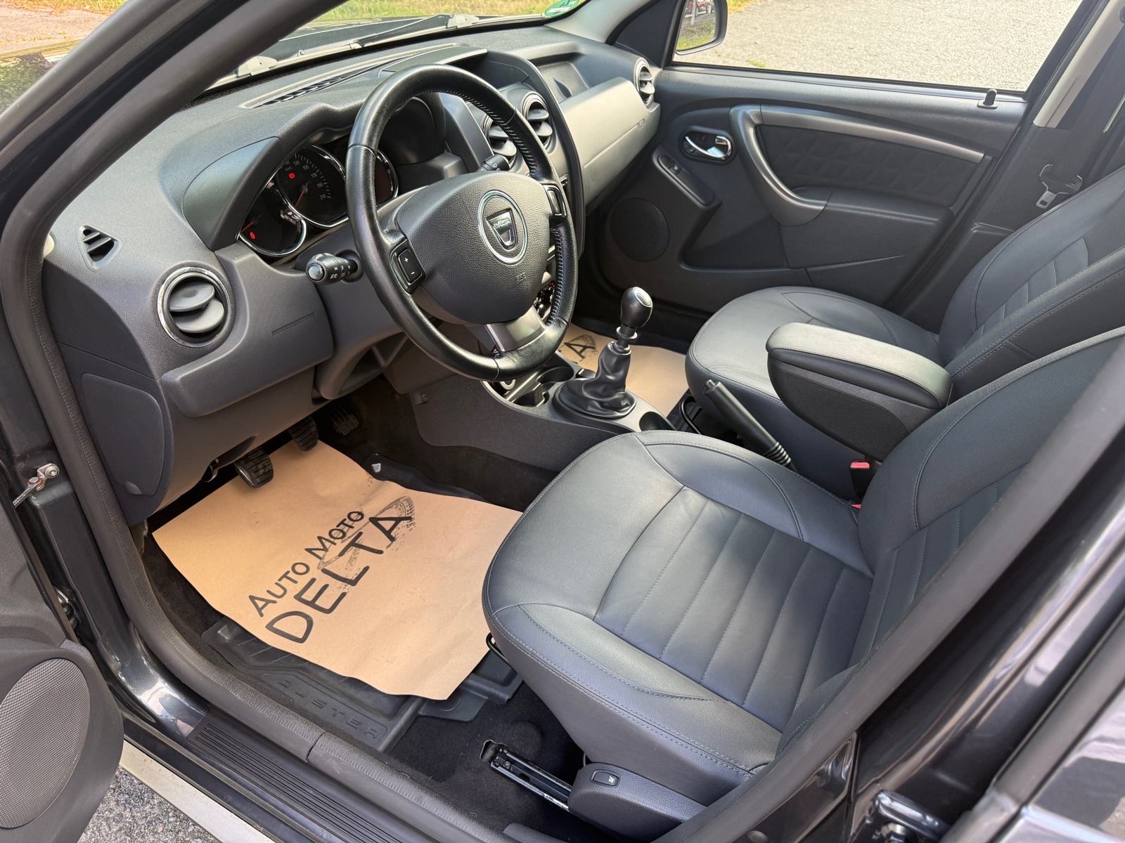 Dacia Duster 1,5 dCi 110 4x4-TEMPOM-VELIKI SERVIS-NAVI-KOŽA-GR.SJEDALA, fotografija 11