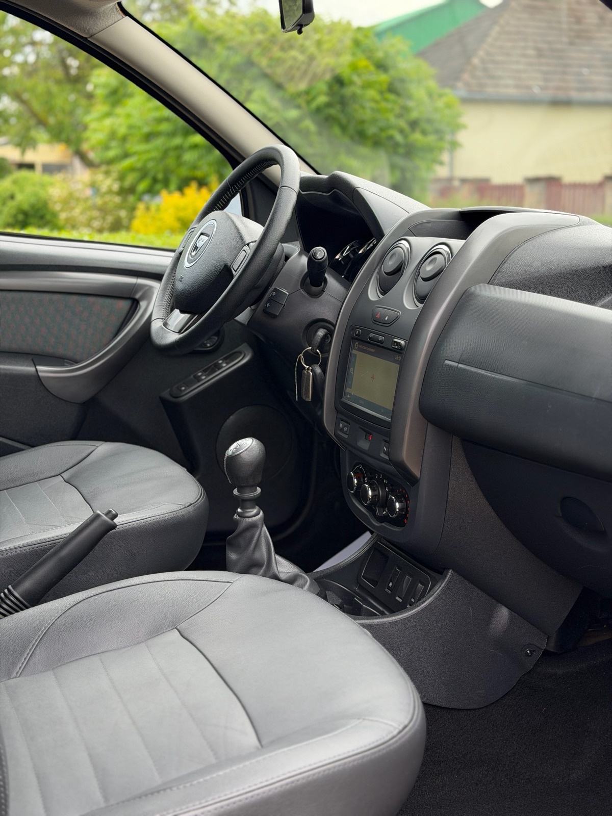Dacia Duster 1,5 dCi * Navi,Kamera,Alu,Temp.,Alu**, fotografija 19