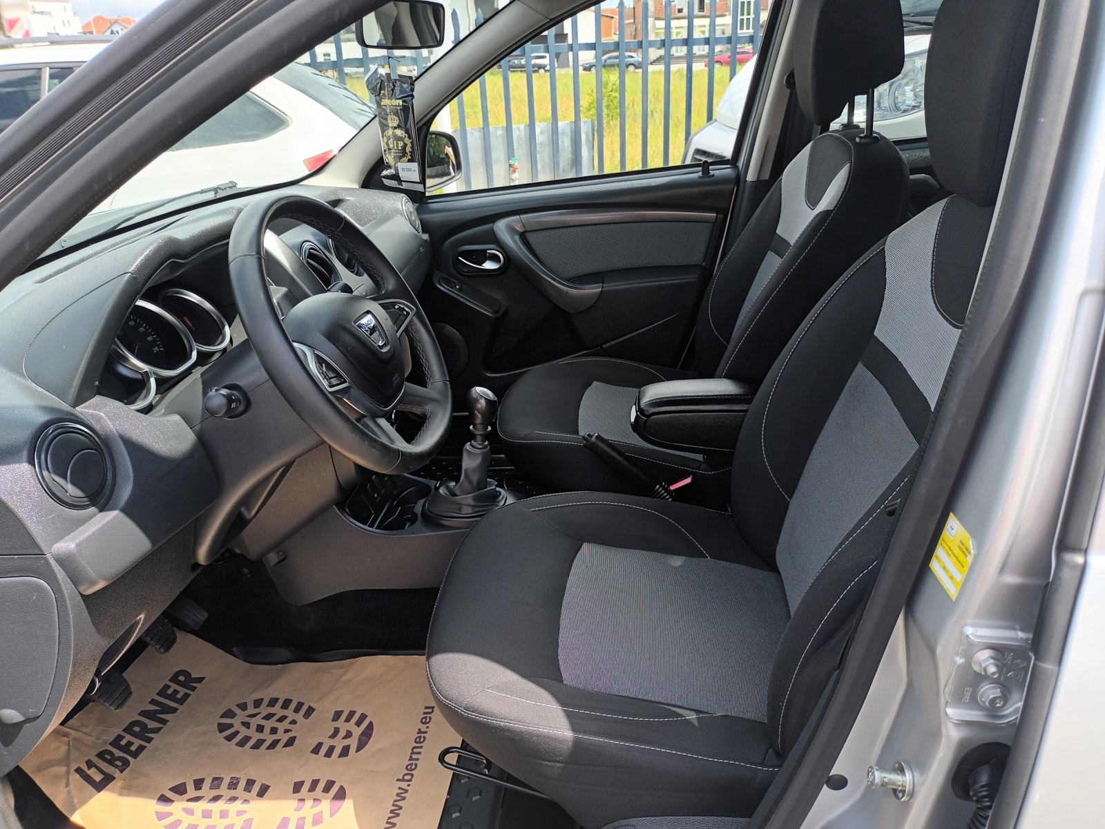 Dacia Duster 1,5 dCi 110 Prestige, fotografija 7