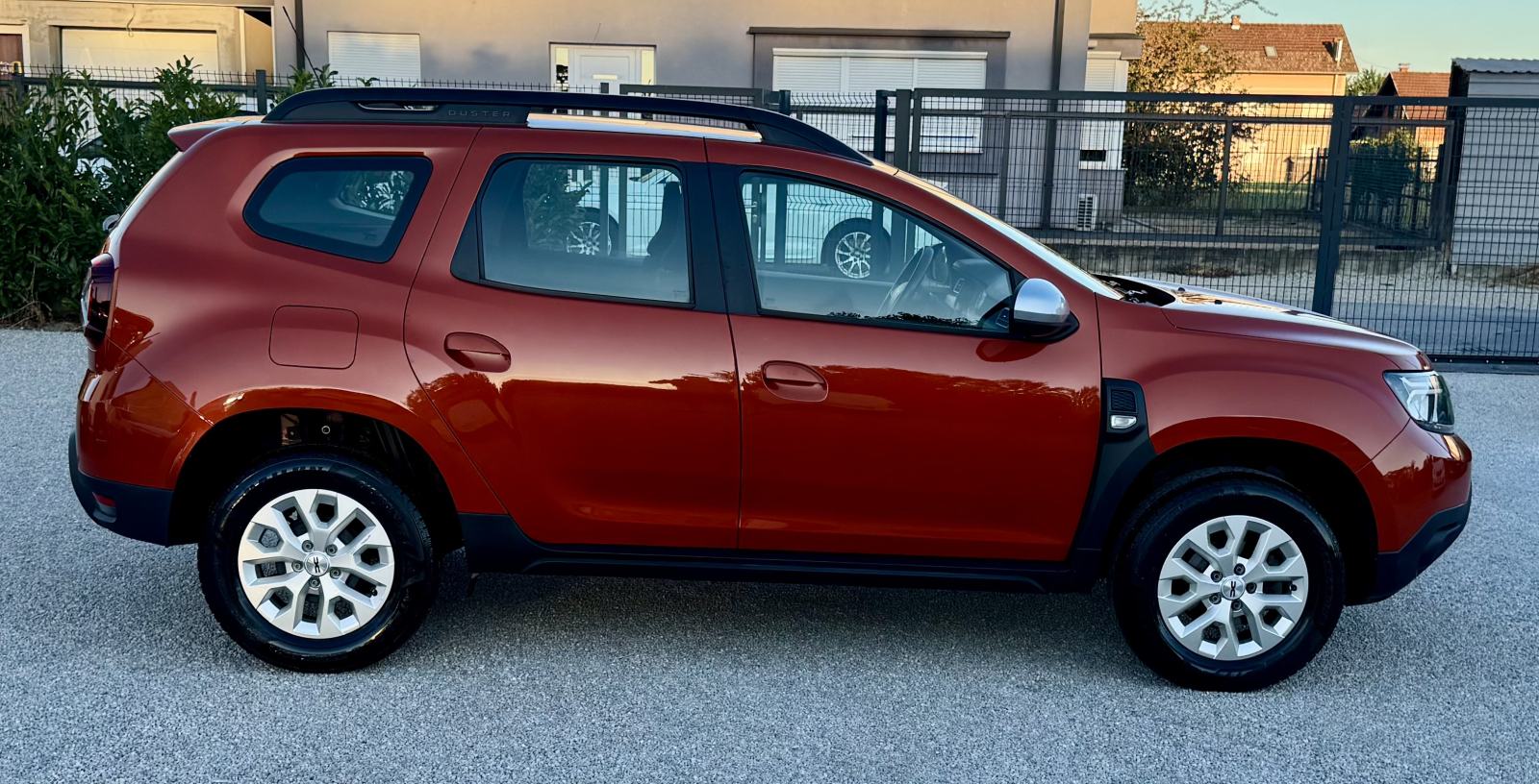 Dacia Duster 1,5 dCi - 4x4 - Kupljen nov u HR, fotografija 7