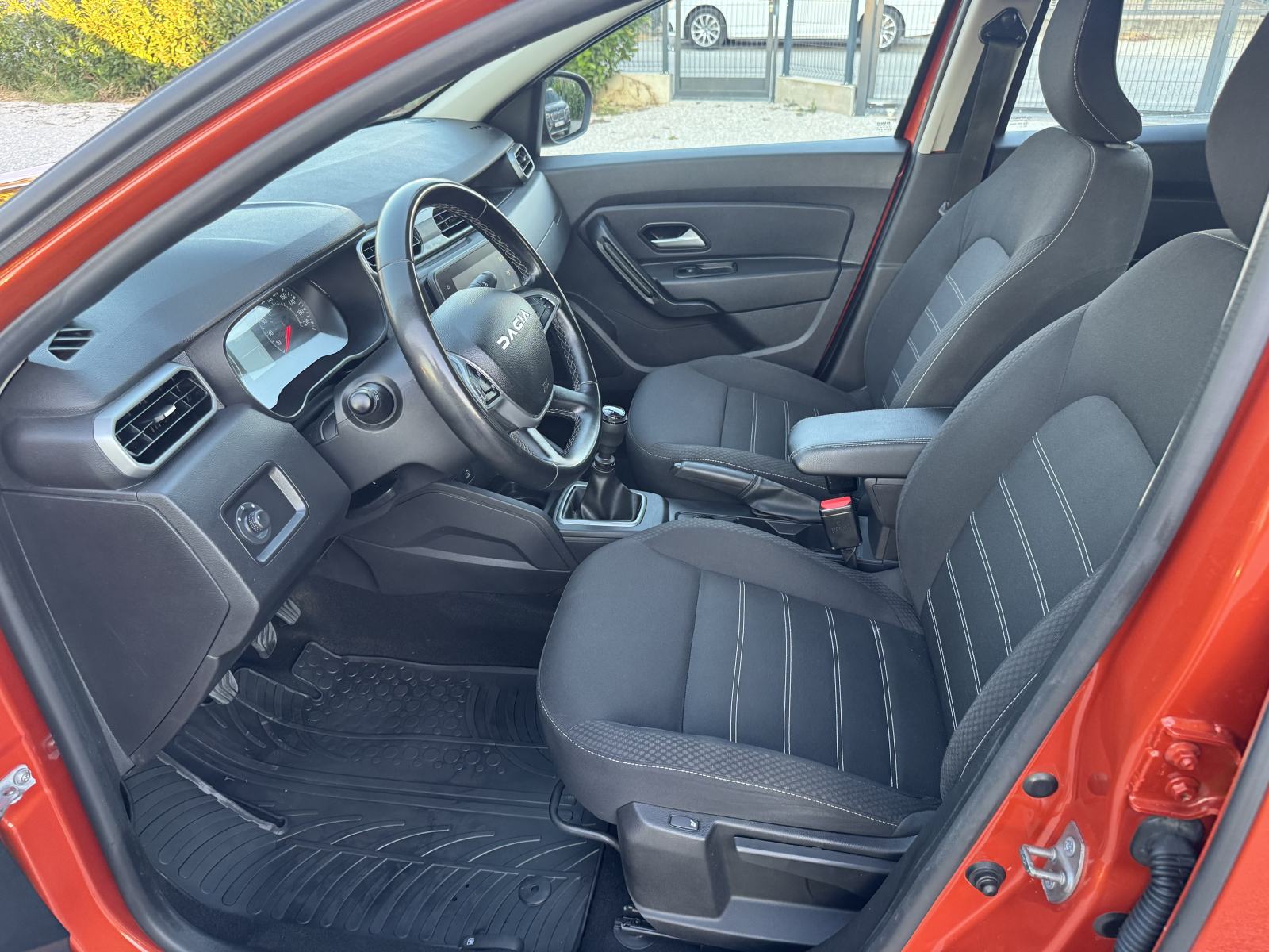 Dacia Duster 1,5 dCi - 4x4 - Kupljen nov u HR, fotografija 12