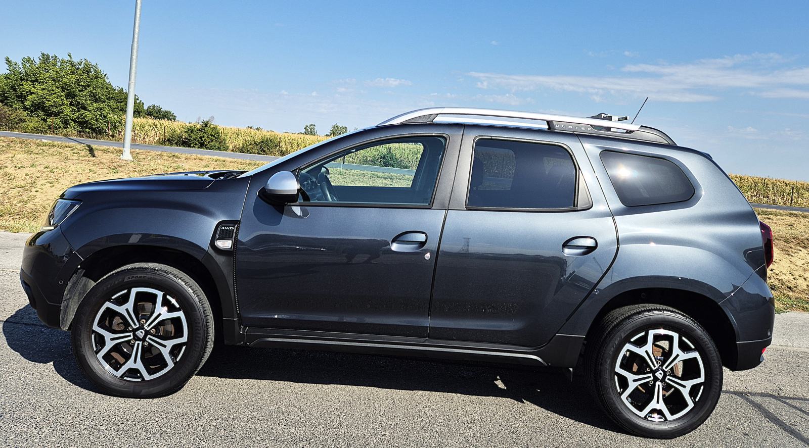 Dacia Duster 1,5 dCi 4x4 **SERVISNA**NAVI**KAMERA**TEMPOMAT**ALU 17**, fotografija 3