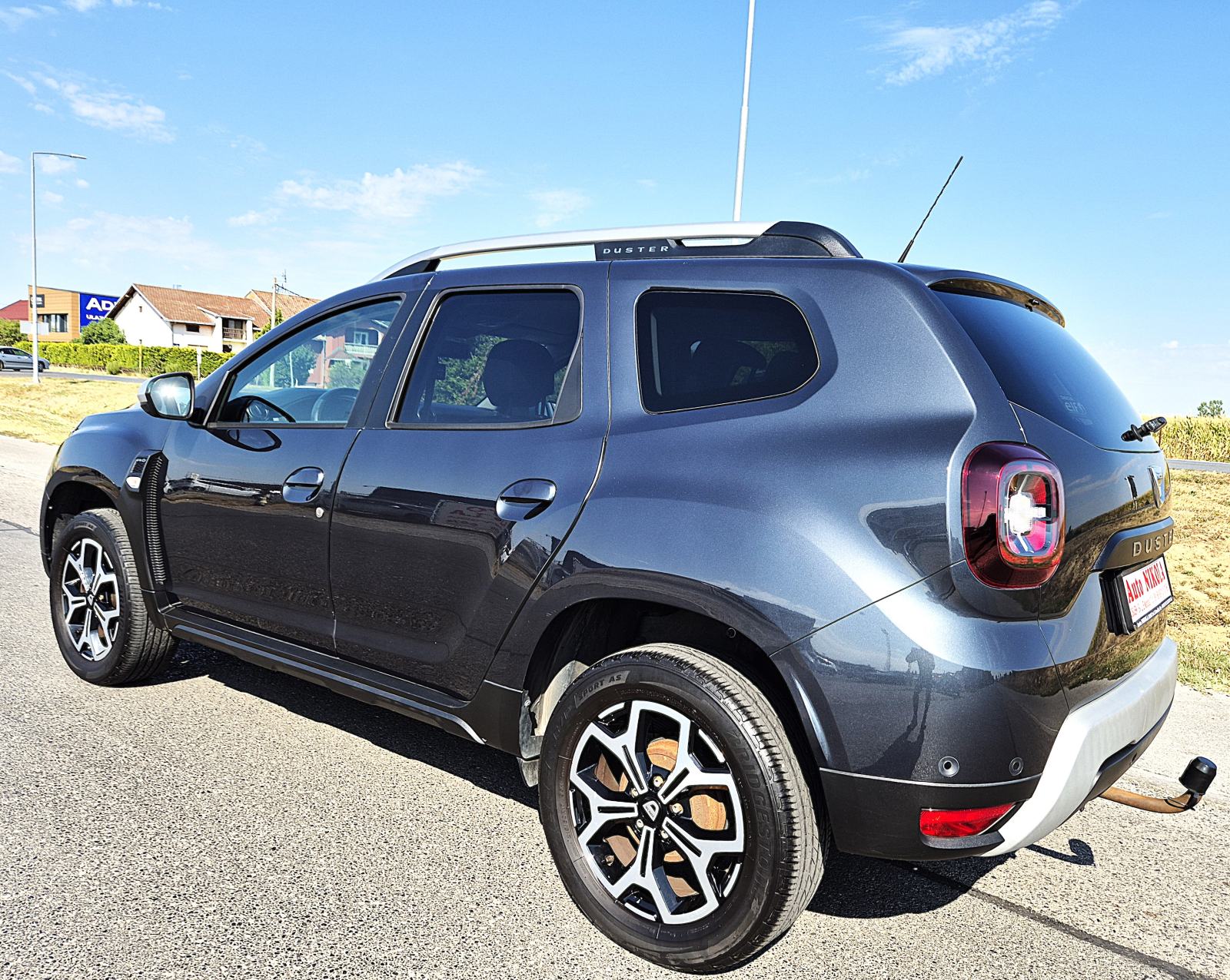 Dacia Duster 1,5 dCi 4x4 **SERVISNA**NAVI**KAMERA**TEMPOMAT**ALU 17**, fotografija 5