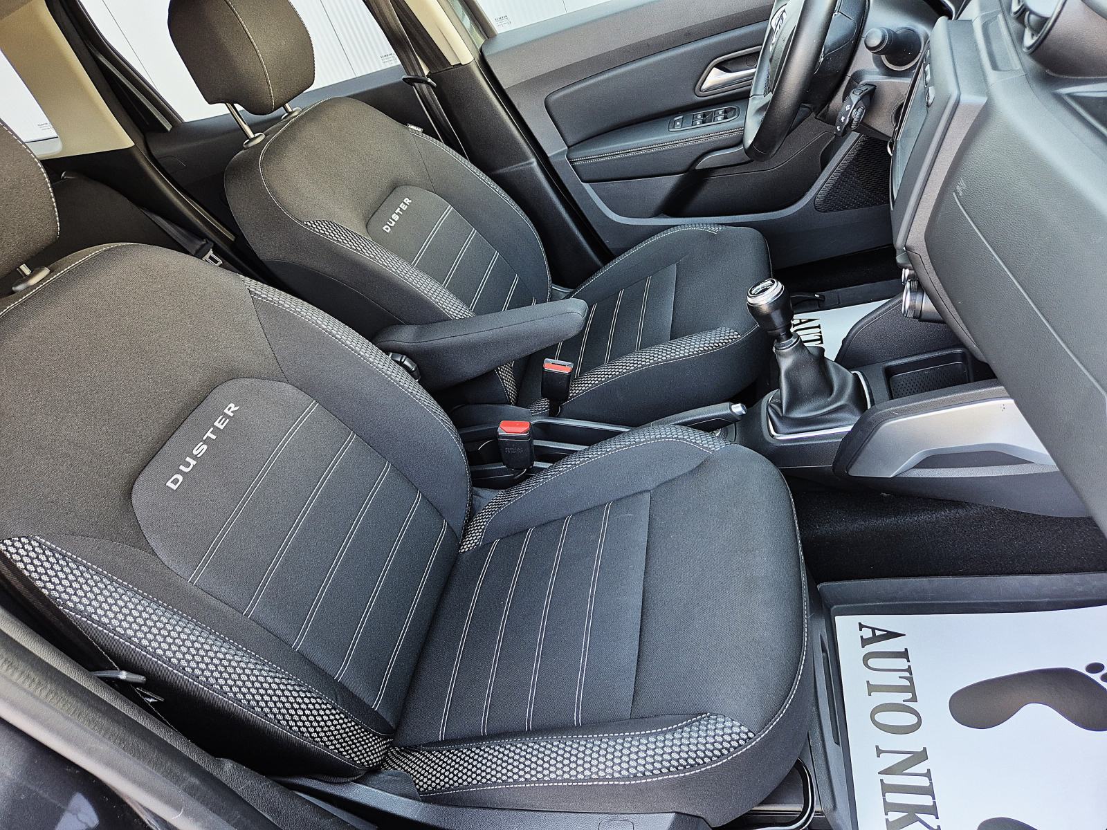 Dacia Duster 1,5 dCi 4x4 **SERVISNA**NAVI**KAMERA**TEMPOMAT**ALU 17**, fotografija 16