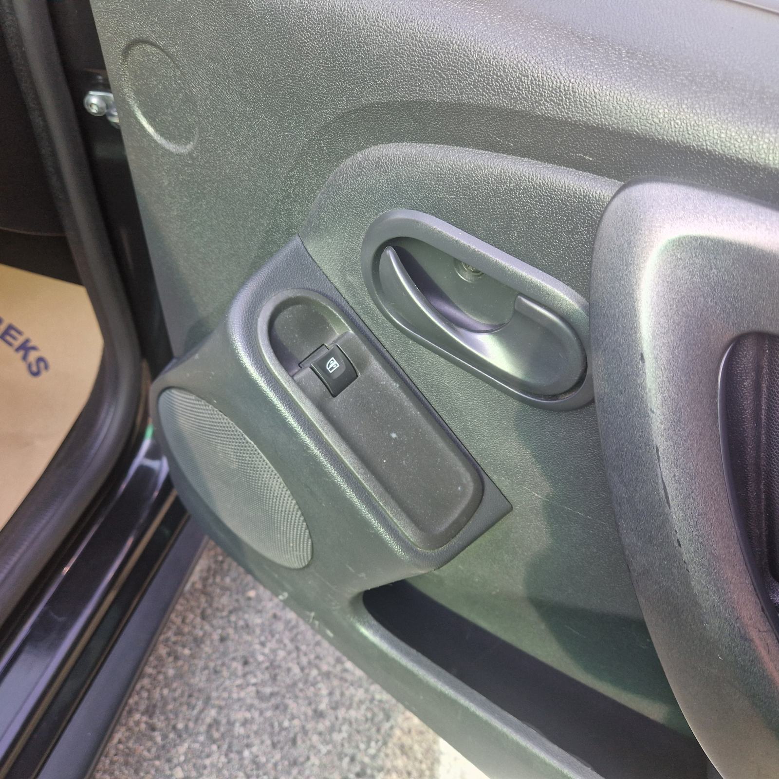 Dacia Duster 1,5 dCi 90 Na ime kupca.KREDIT DO 7 G KARTICE DO 36 RATA., fotografija 17