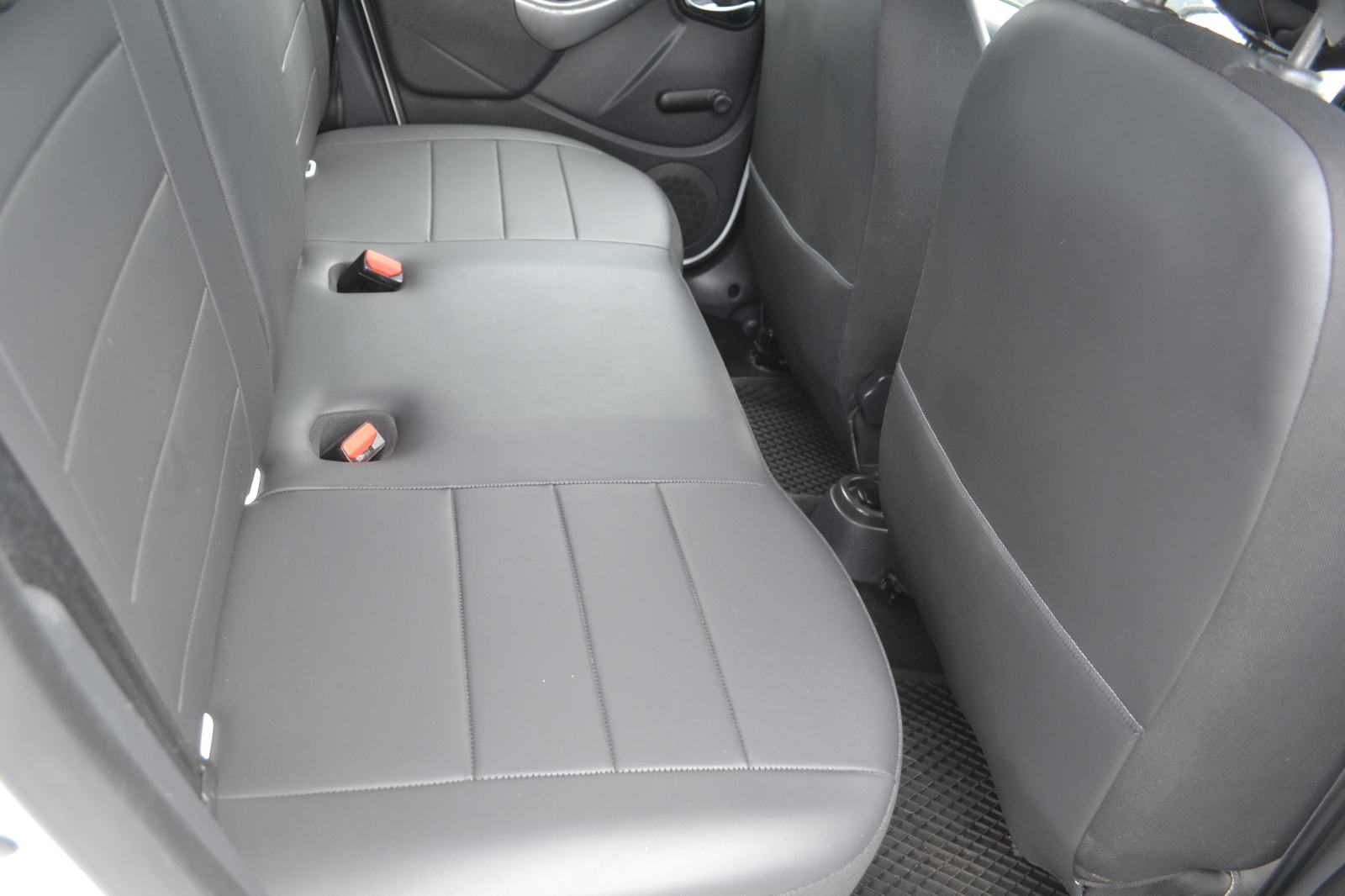 Dacia Duster 1,5 dCi 90 *** MOTOR I LIMARIJA ODLIČNI ***, fotografija 10