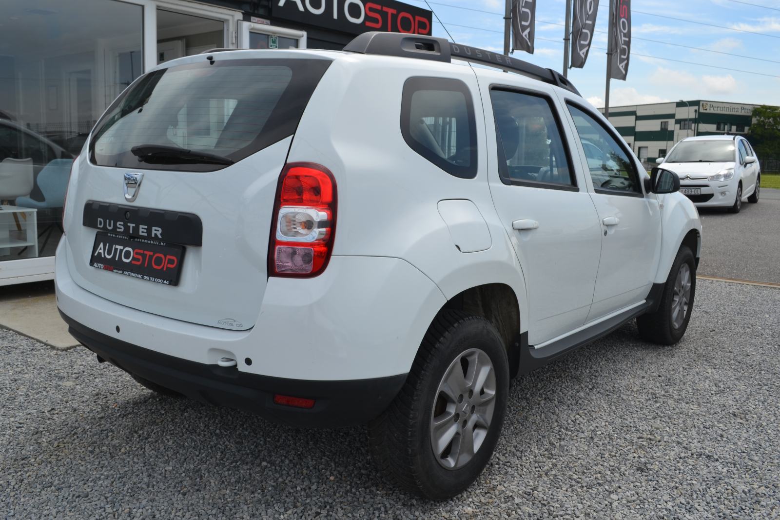 Dacia Duster 1,5 dCi 90 *** MOTOR I LIMARIJA ODLIČNI ***, fotografija 4