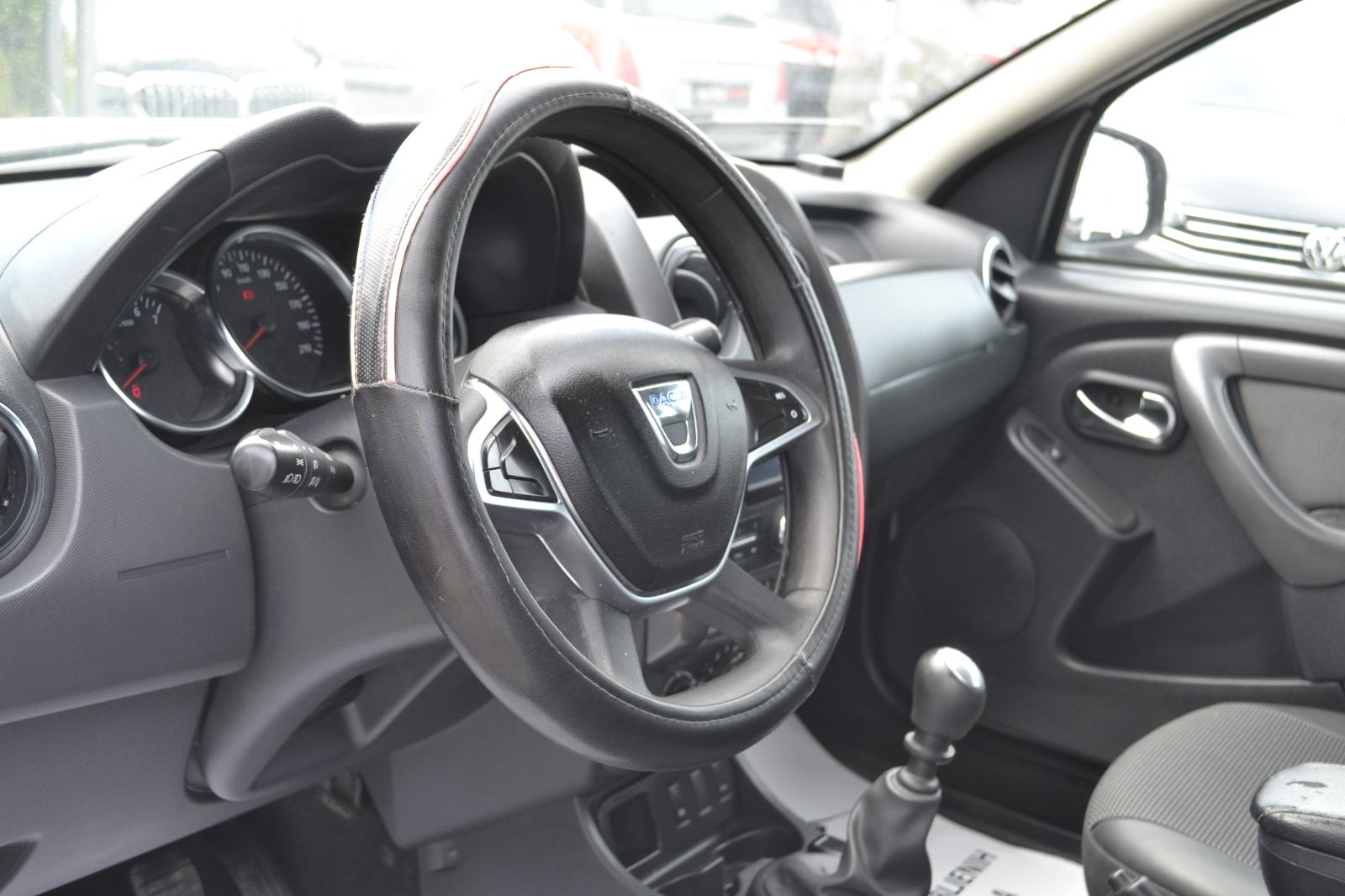 Dacia Duster 1,5 dCi 90 *** MOTOR I LIMARIJA ODLIČNI ***, fotografija 7