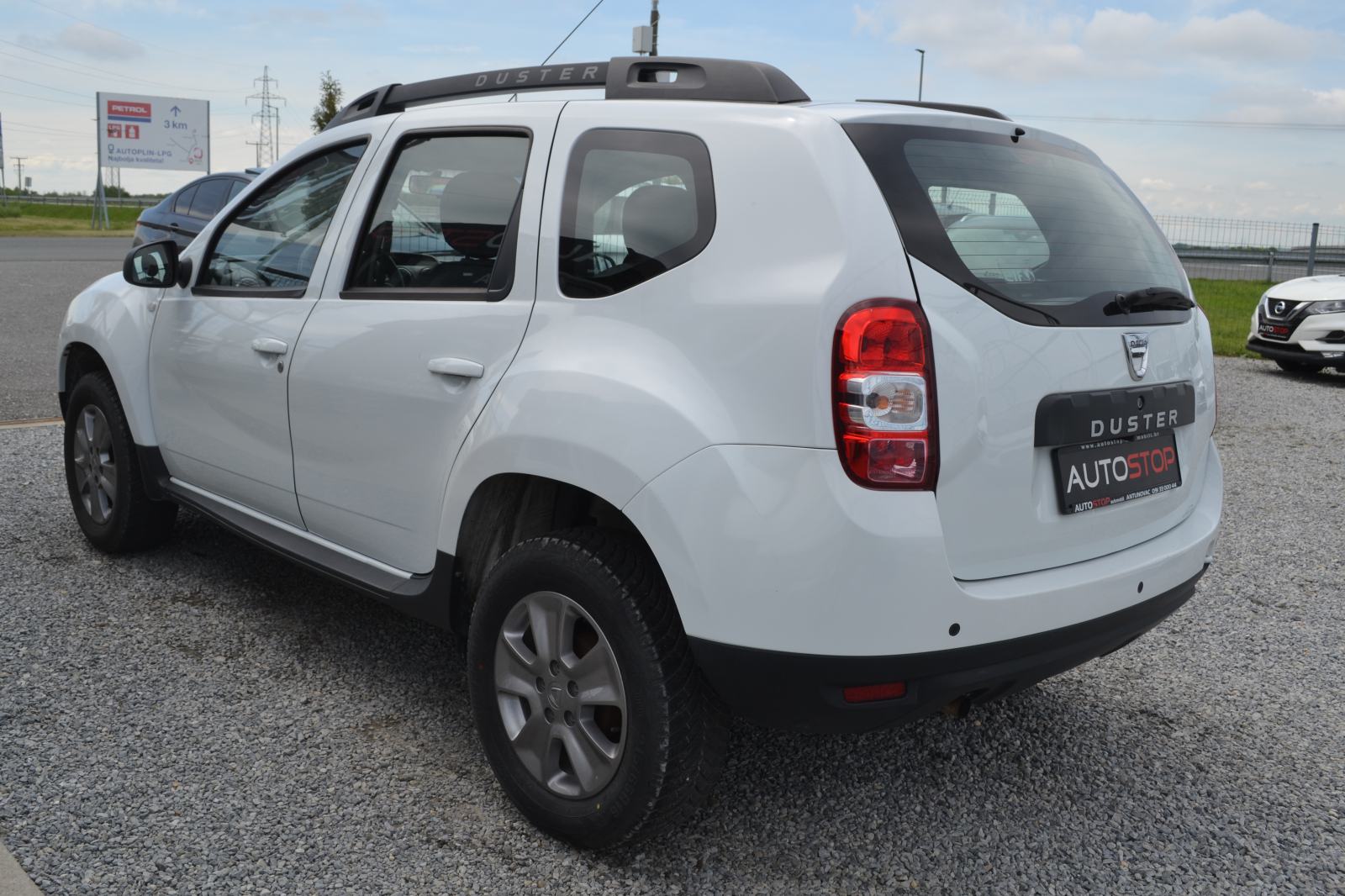 Dacia Duster 1,5 dCi 90 *** MOTOR I LIMARIJA ODLIČNI ***, fotografija 6