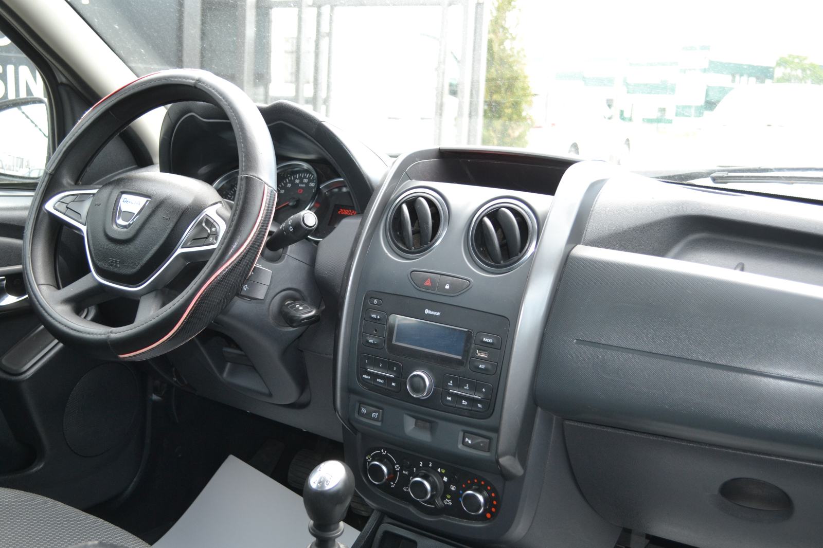 Dacia Duster 1,5 dCi 90 *** MOTOR I LIMARIJA ODLIČNI ***, fotografija 12