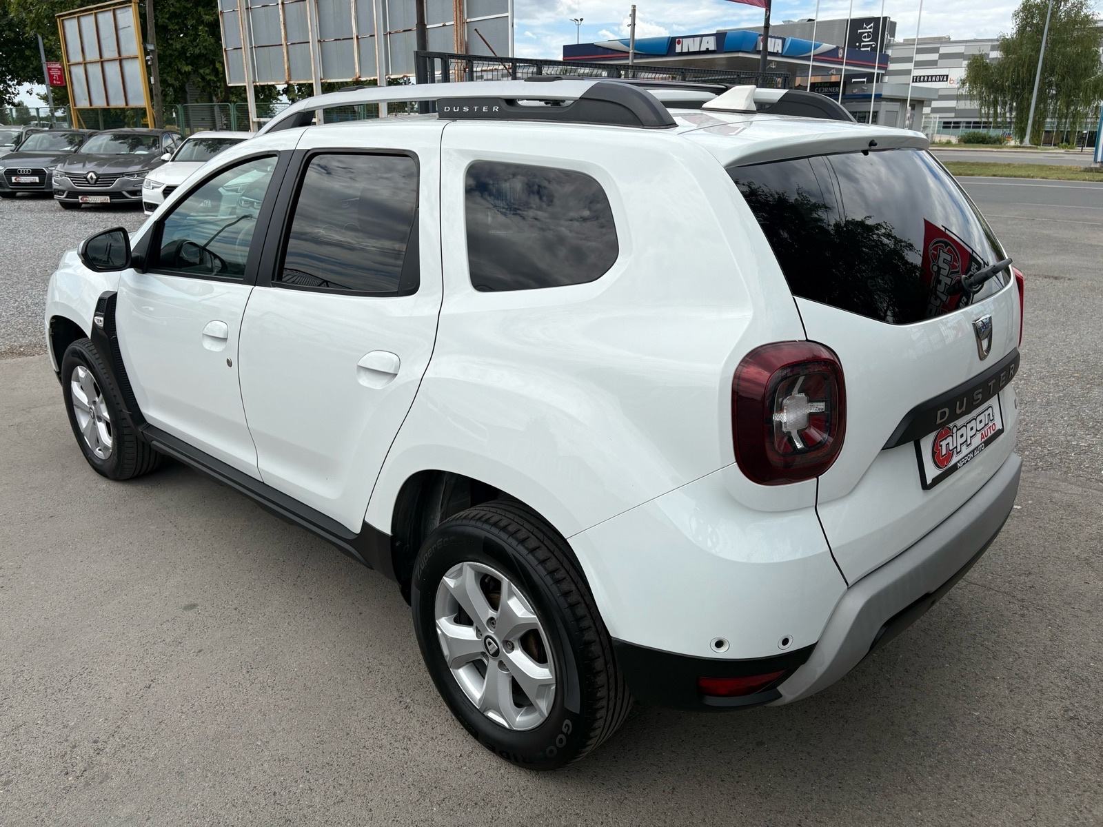 Dacia Duster 1,5 dCi KLIMA - KAMERE - LEASING RATA 221 €, fotografija 4