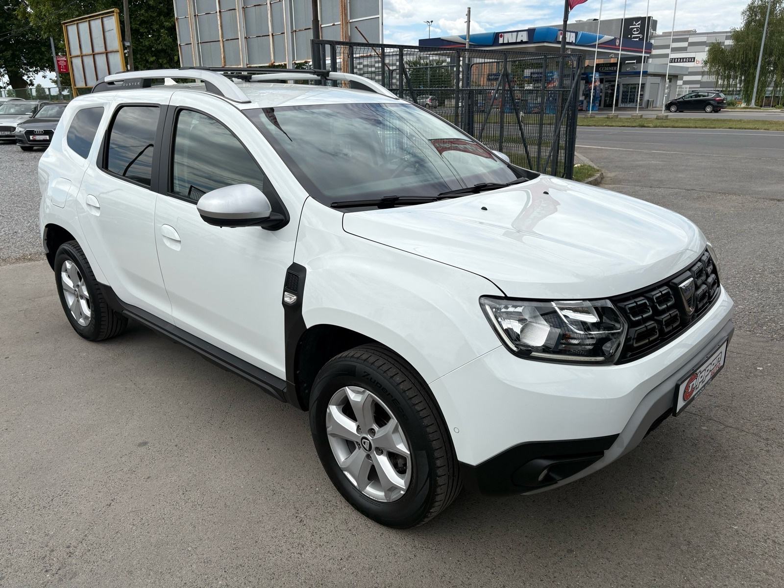 Dacia Duster 1,5 dCi KLIMA - KAMERE - LEASING RATA 221 €, fotografija 8