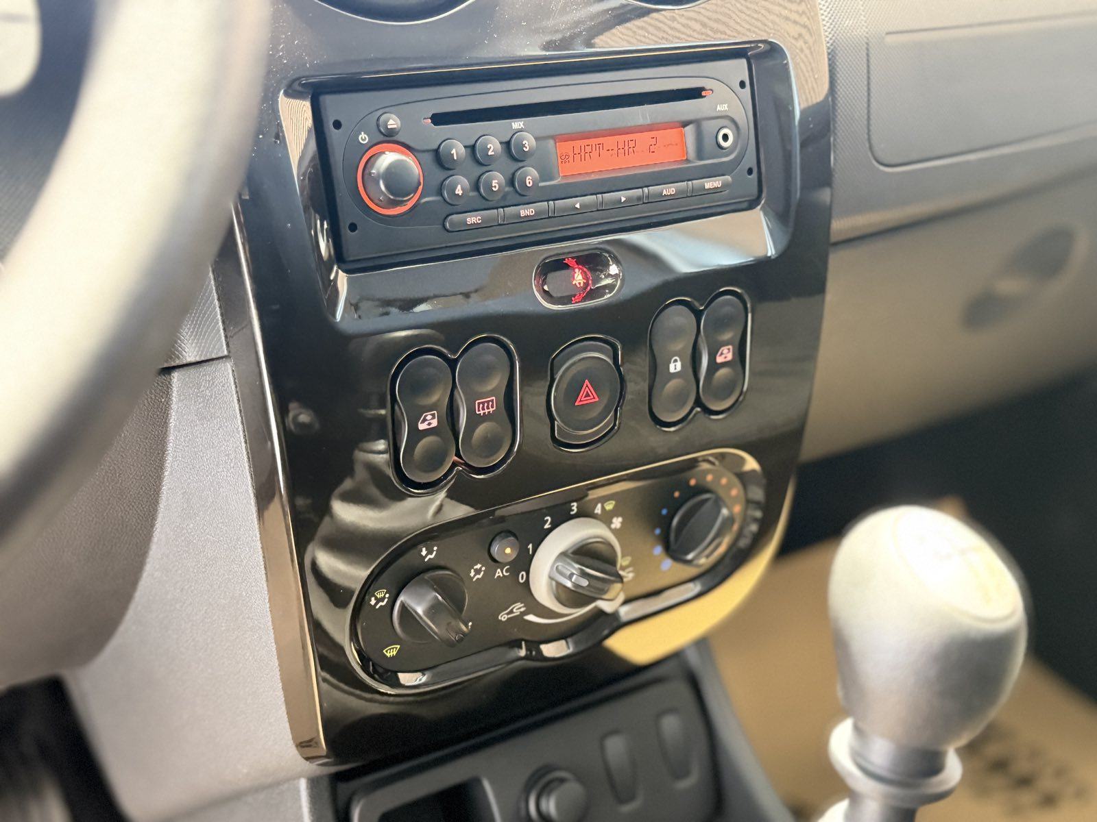 Dacia Duster 1,5 dCi *MOD:2014 .g.*12 MJ JAMSTVO*, fotografija 18