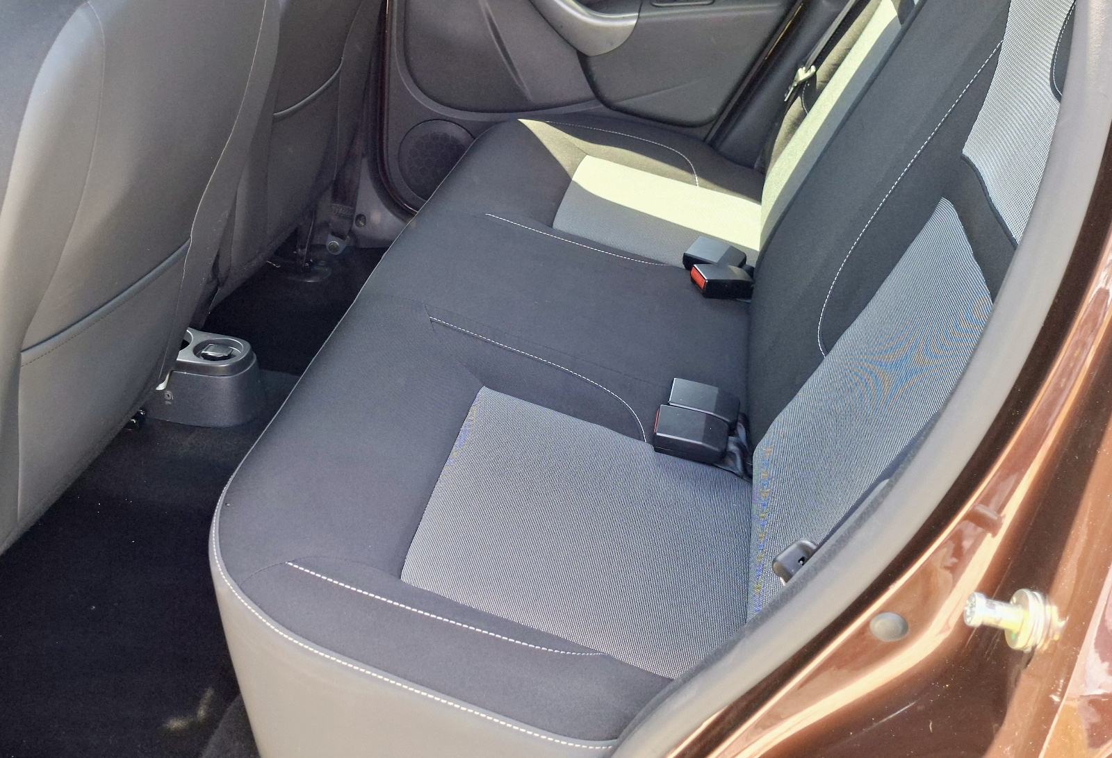 Dacia Duster 1,5 dCi 110 NAVIGACIJA//KAMERA//SERVISNA KNJIGA//LEASING, fotografija 10