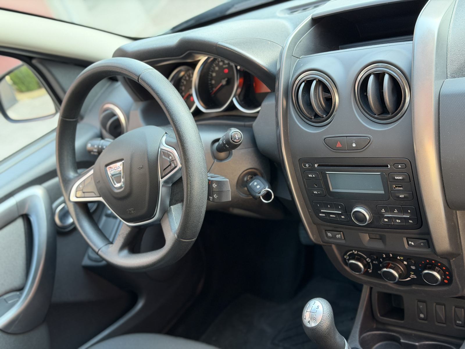 Dacia Duster 1,6 BENZIN - LPG / od 1 vl. / REGAN 1 god. / TOP, fotografija 10