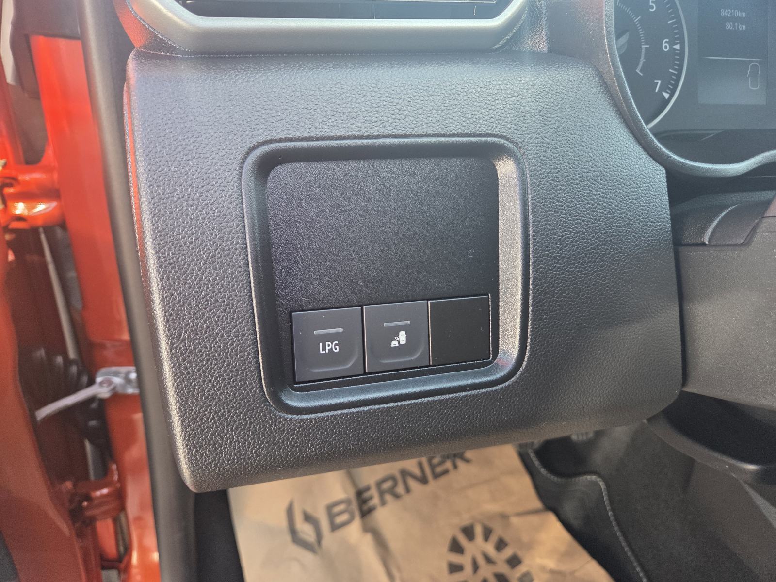 Dacia Duster TCE 100-PLIN- "JOURNEY"-2023g.-NAVI-FULL-LIFT-GARANCIJA, fotografija 19