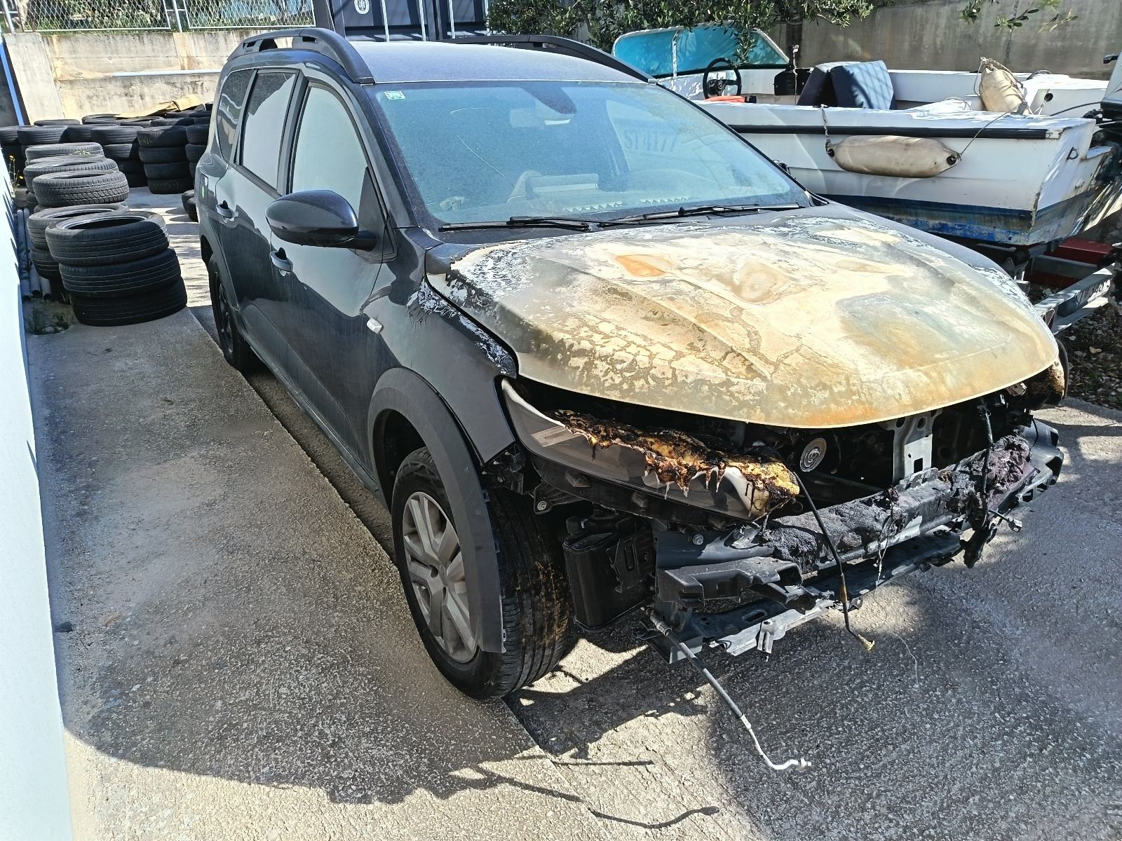 Dacia Jogger 1,0 totalna šteta,bez motora, pogled izvana - slika 1