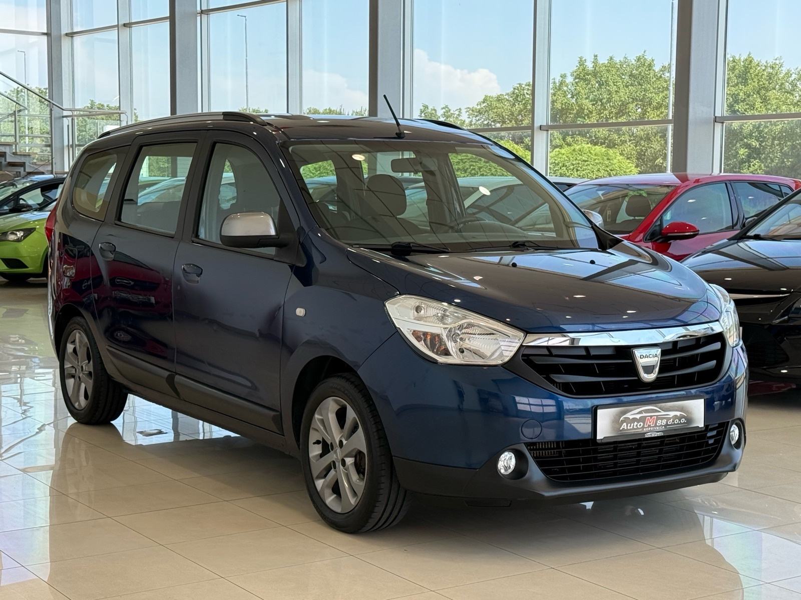 Dacia Lodgy 1.2 TCe⭐️89.000km⭐️NOVI LANAC⭐️NAVI⭐️GARANCIJA⭐️, pogled izvana - slika 1