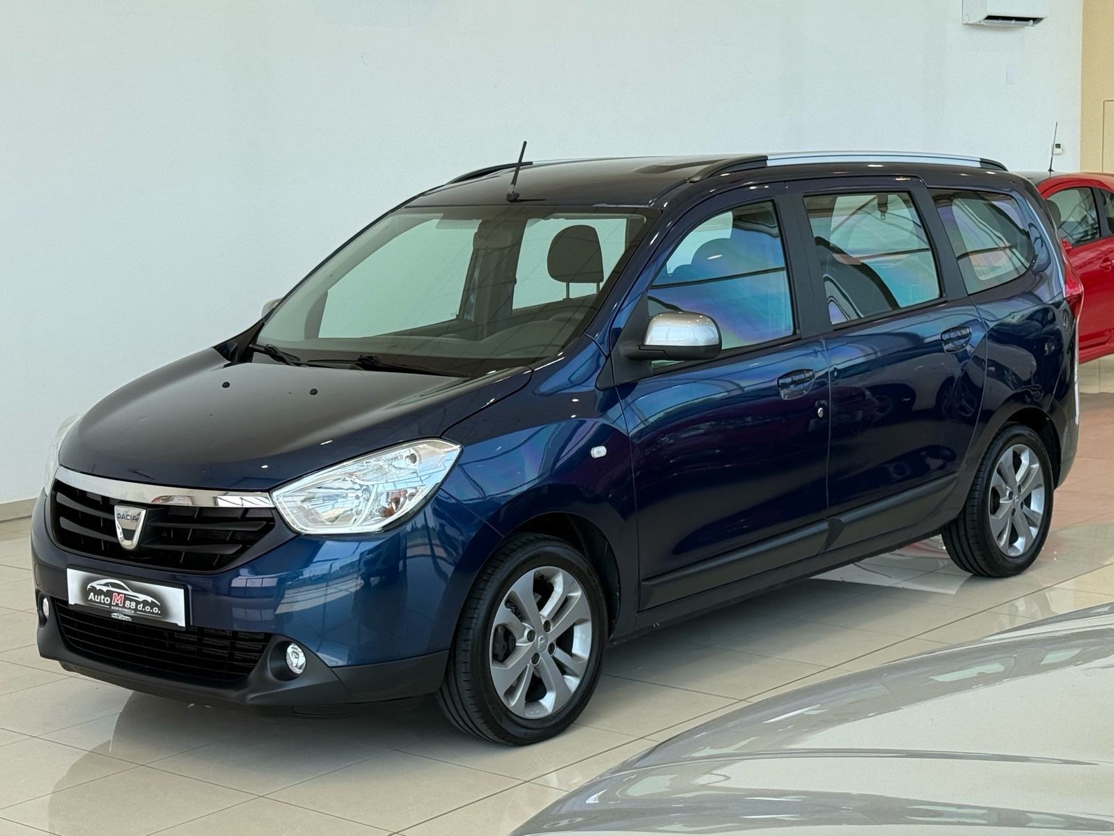 Dacia Lodgy 1.2 TCe⭐️89.000km⭐️NOVI LANAC⭐️NAVI⭐️GARANCIJA⭐️, pogled izvana - slika 4