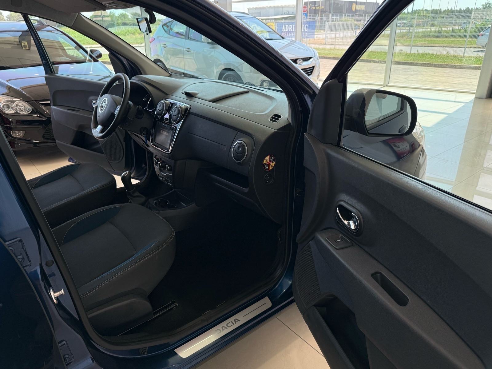 Dacia Lodgy 1.2 TCe⭐️89.000km⭐️NOVI LANAC⭐️NAVI⭐️GARANCIJA⭐️, fotografija 15