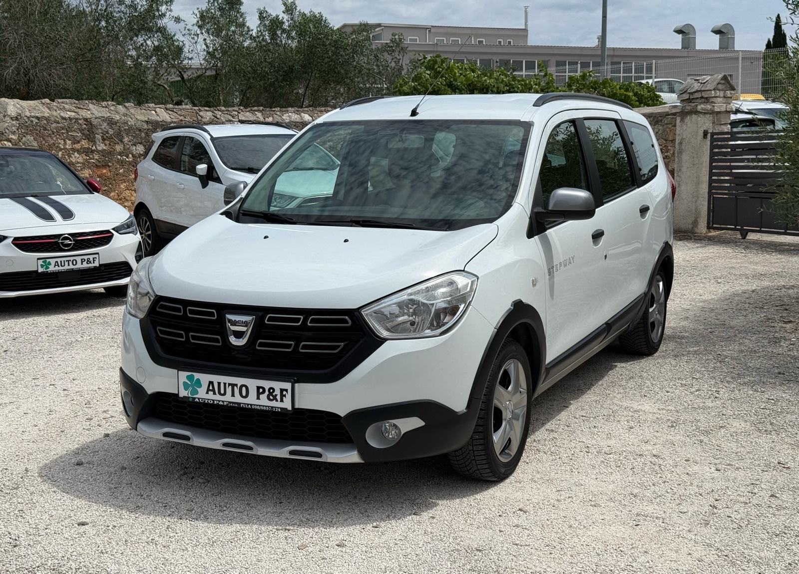 DACIA Lodgy Stepway 1.2 TCe *7 putničkih sjedala/sva oprema/Euro kuka*, fotografija 2