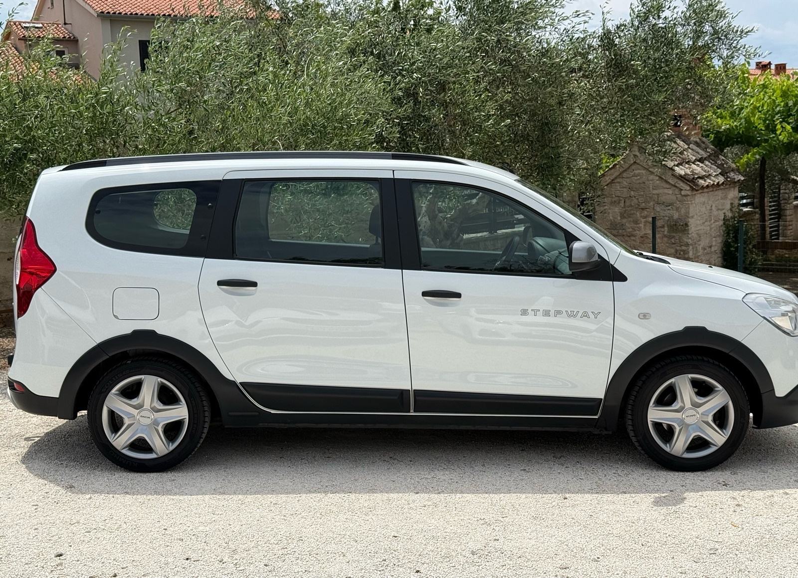 DACIA Lodgy Stepway 1.2 TCe *7 putničkih sjedala/sva oprema/Euro kuka*, fotografija 9