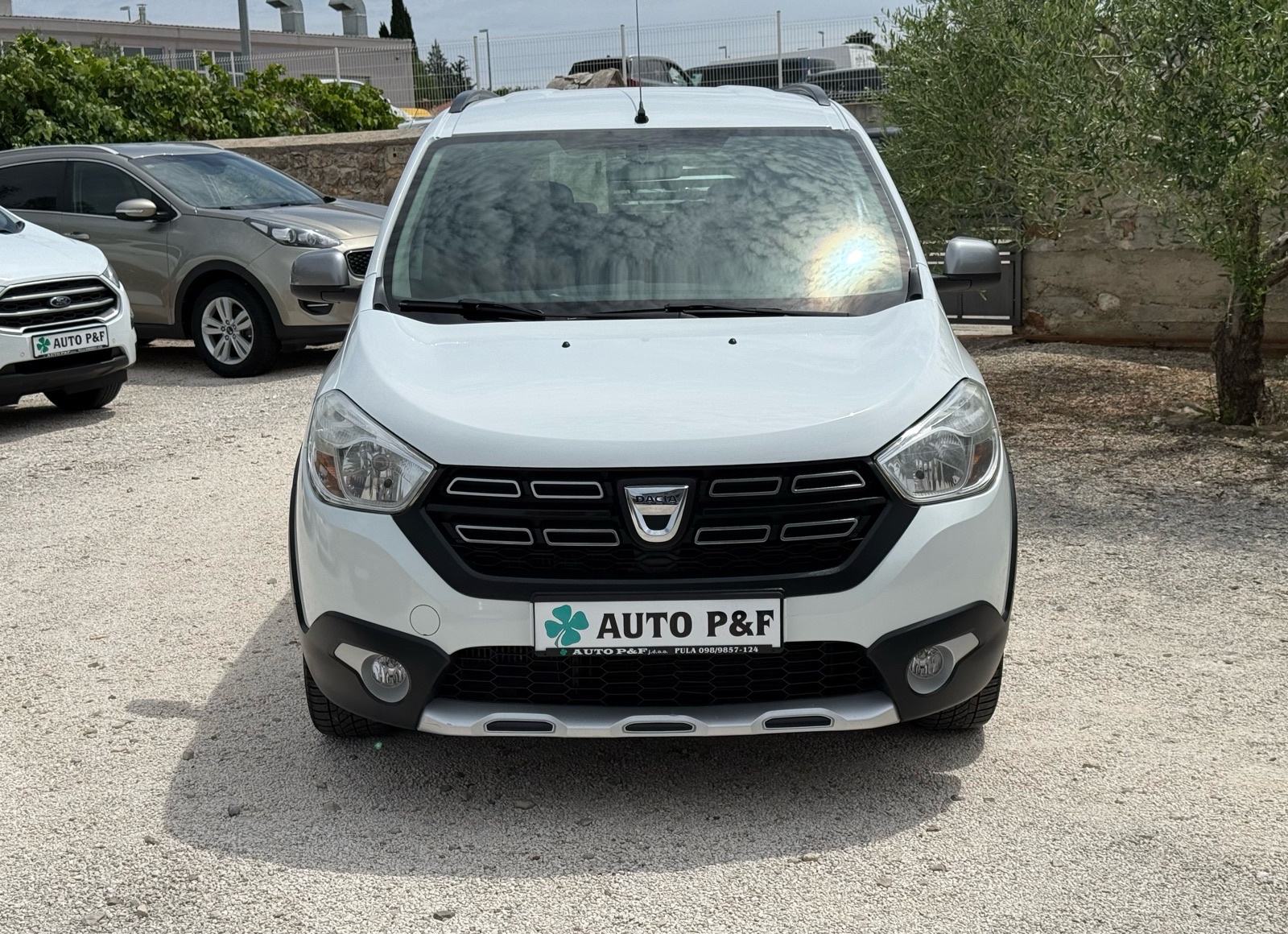 DACIA Lodgy Stepway 1.2 TCe *7 putničkih sjedala/sva oprema/Euro kuka*, fotografija 12