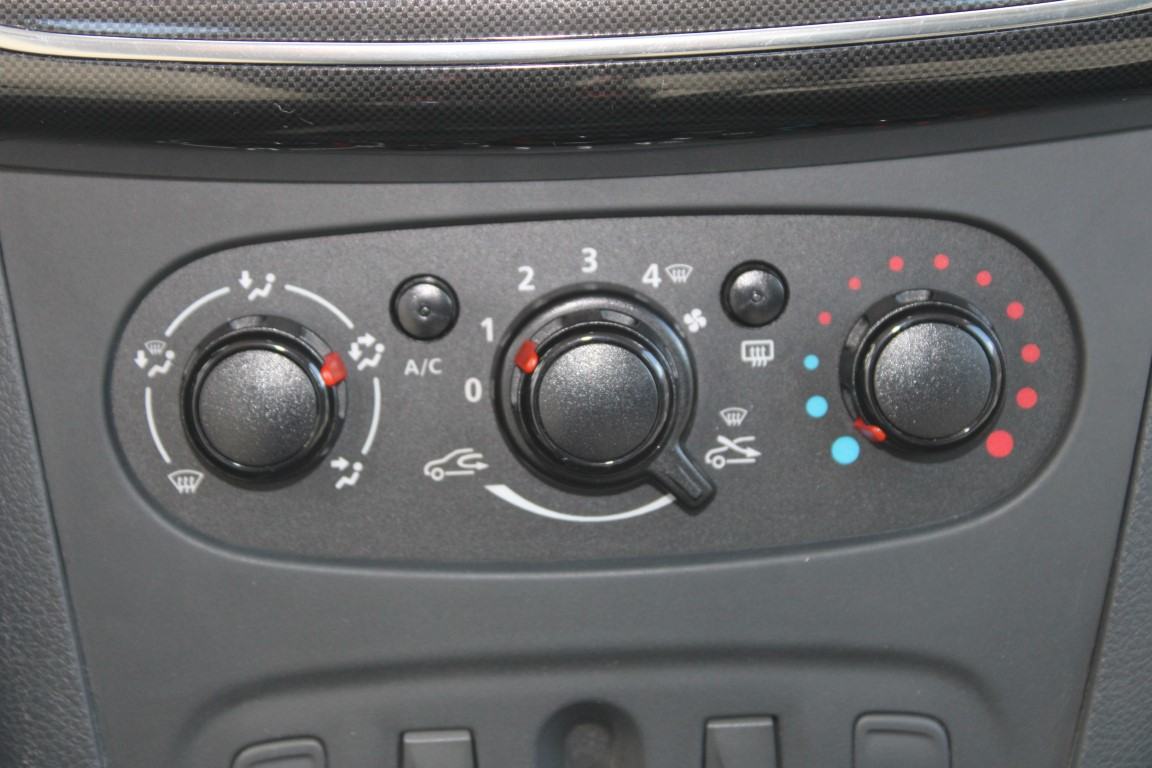 Dacia Logan 1,0 SCe, fotografija 12