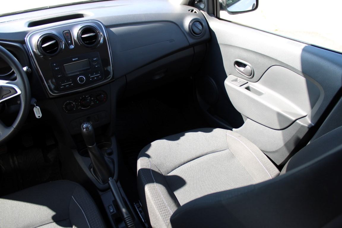 Dacia Logan 1,0 SCe, fotografija 9